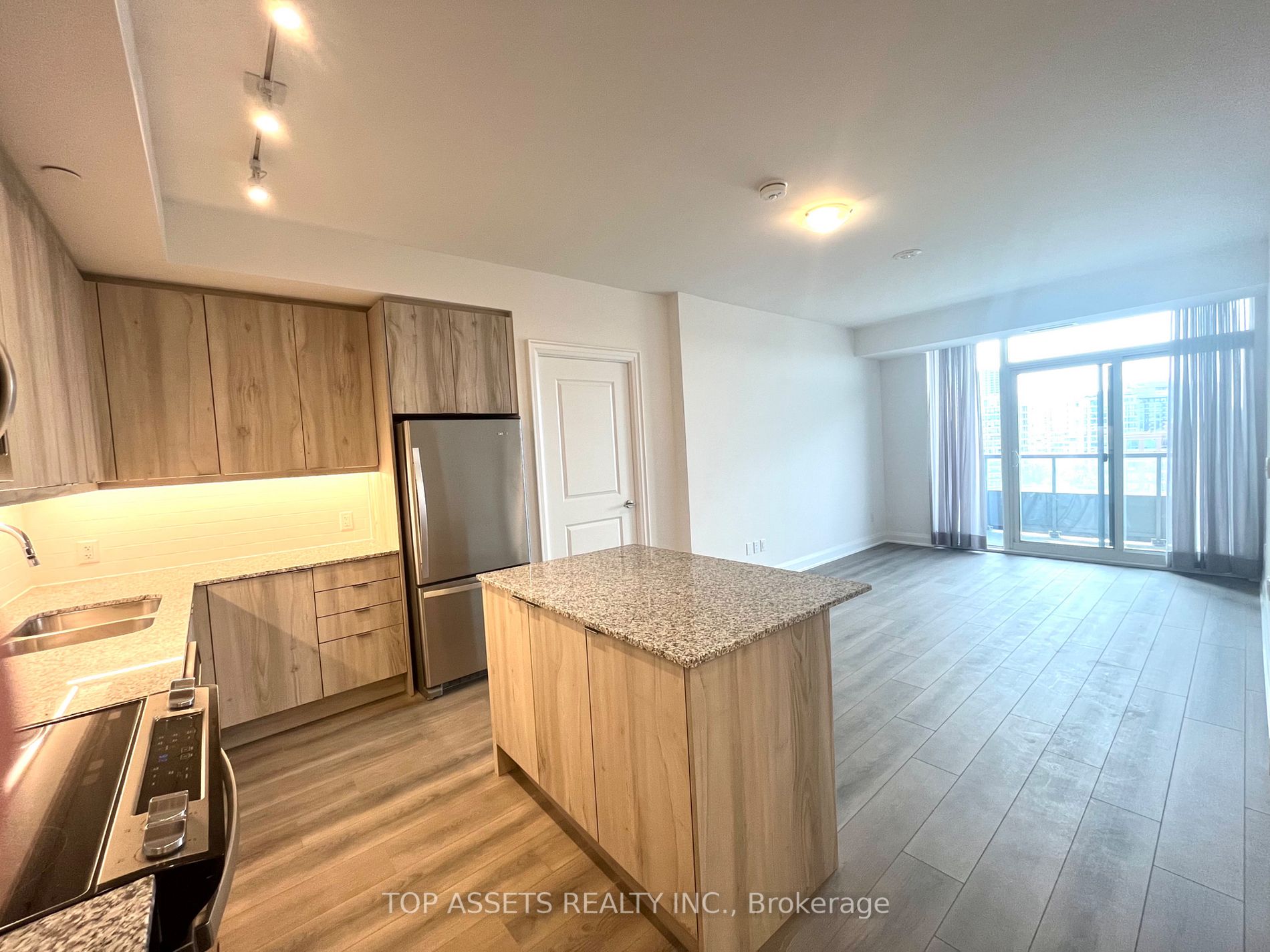 10 Gatineau Drive #1004