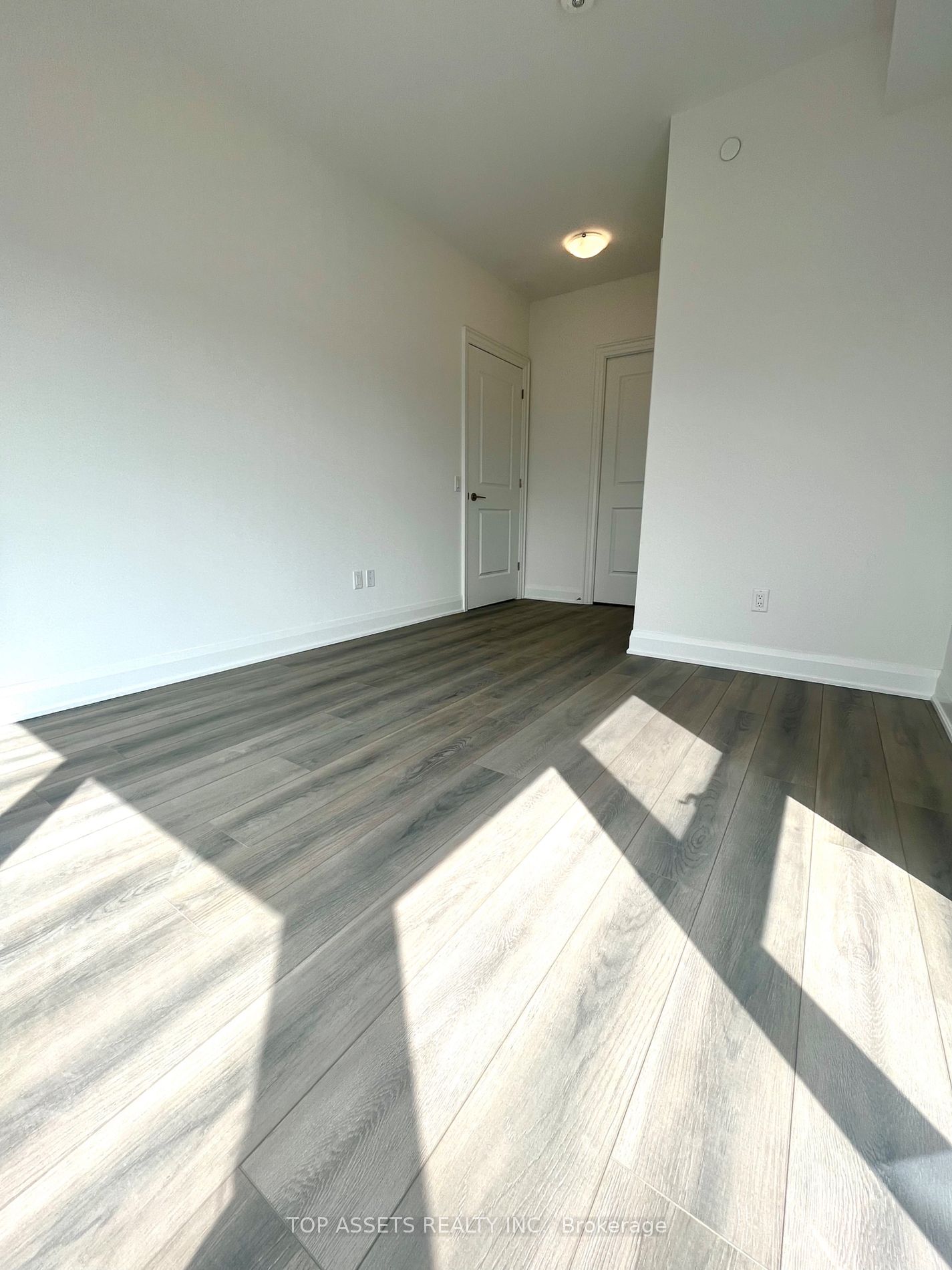 10 Gatineau Drive #1004