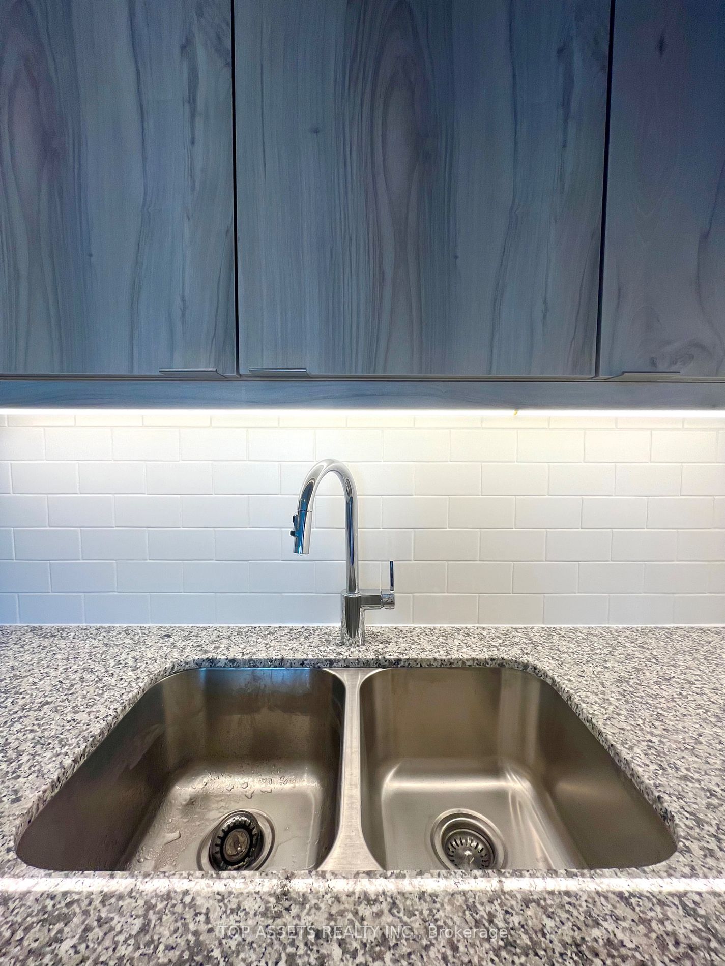 10 Gatineau Drive #1004