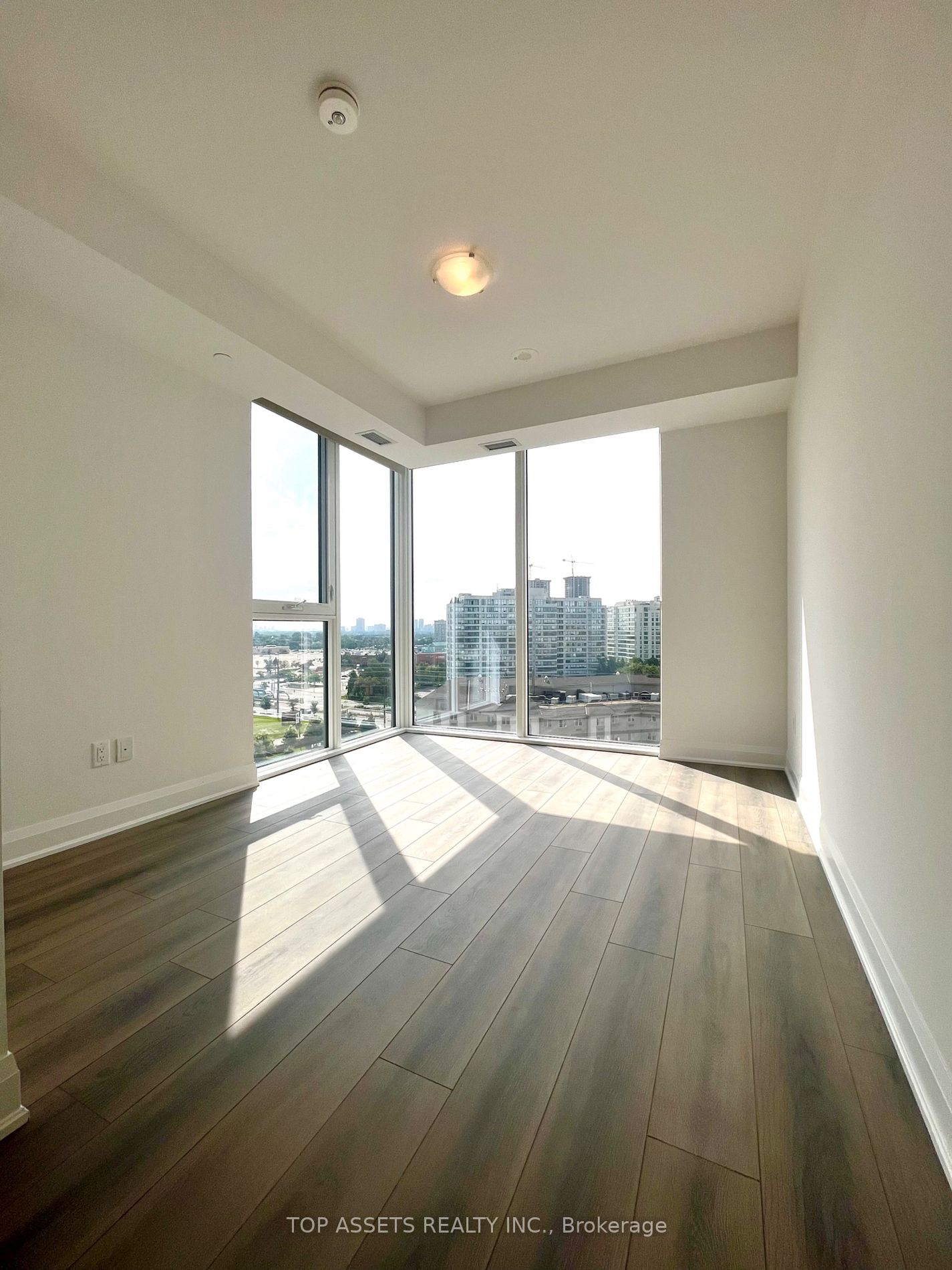 10 Gatineau Drive #1004