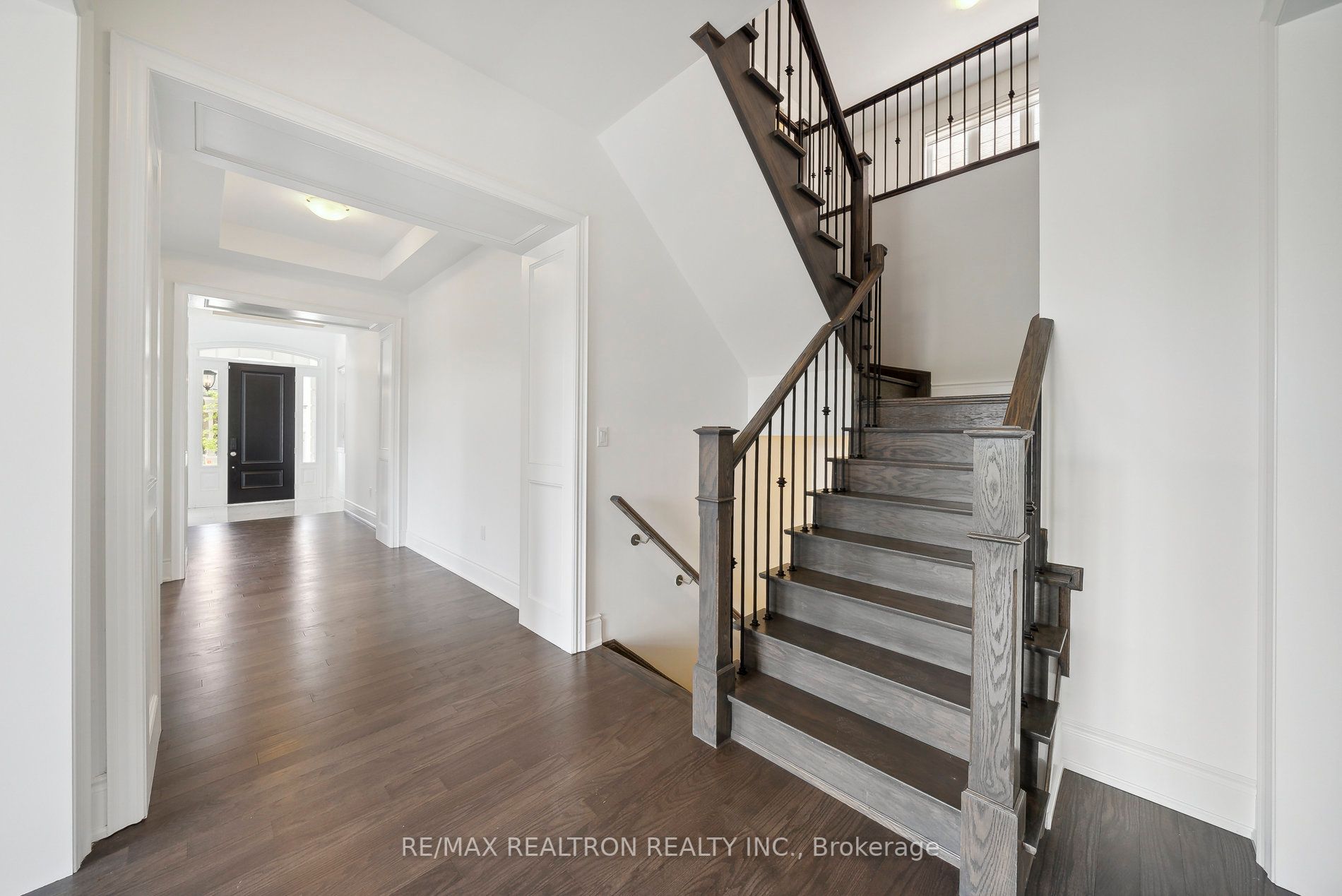 23 Cairns Gate