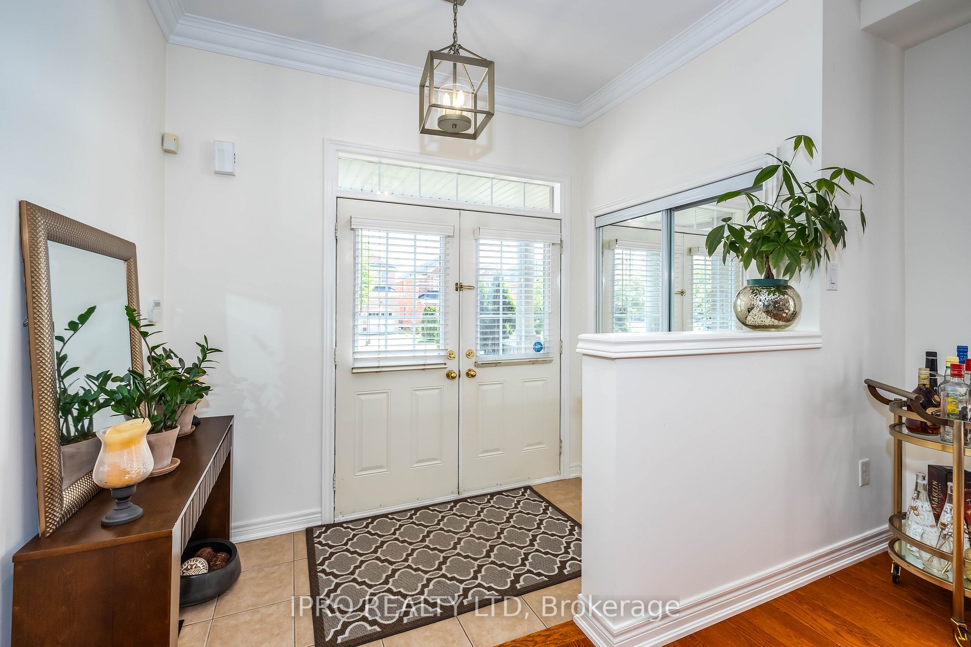 120 Canada Dr