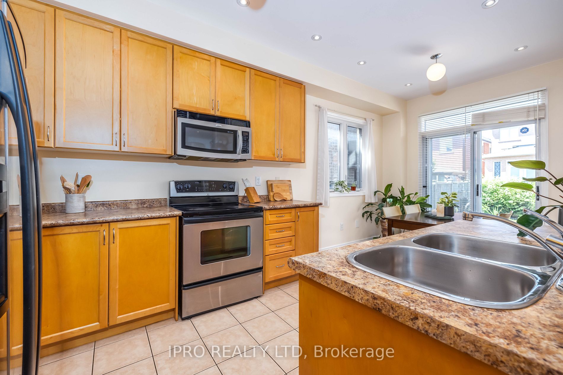120 Canada Dr