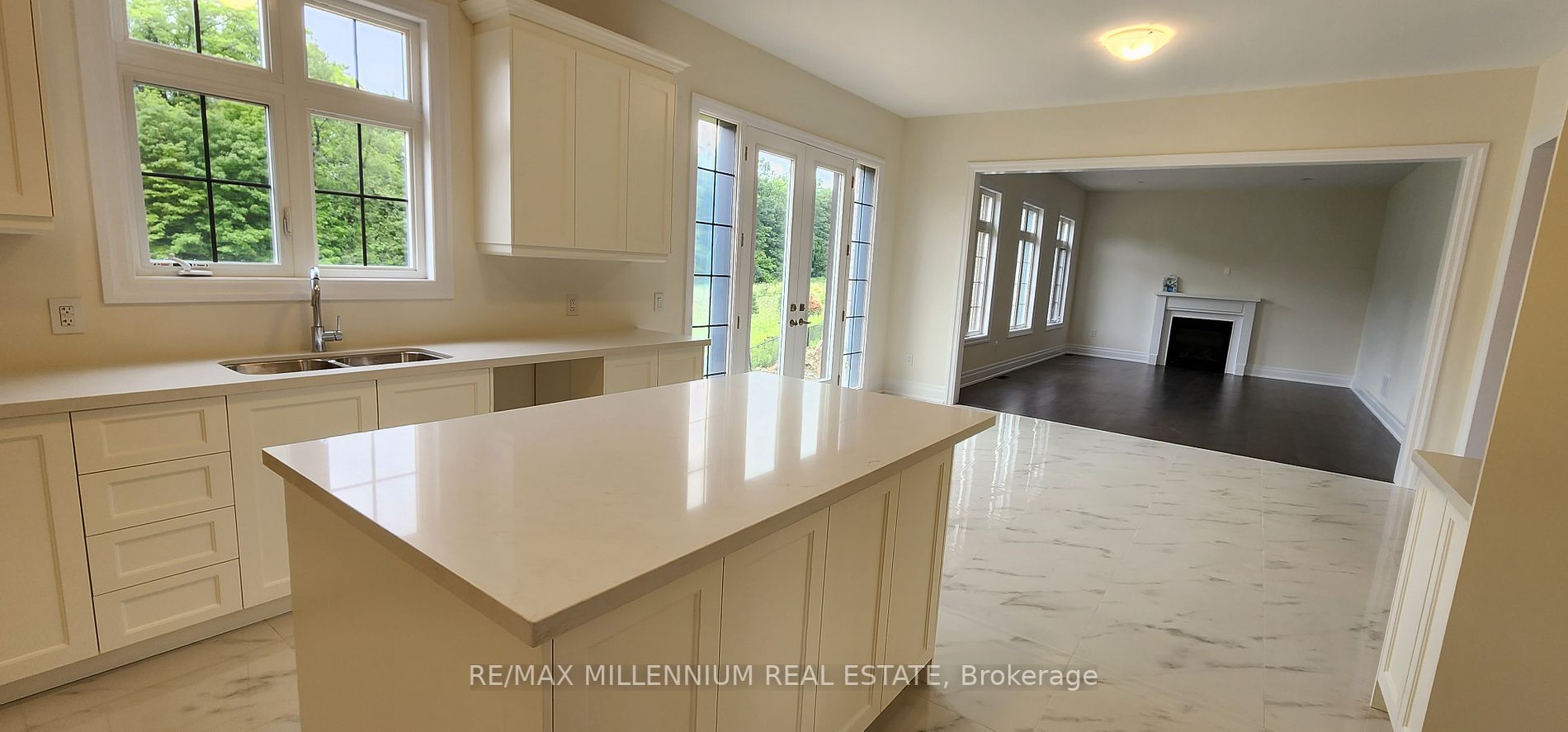 26 Enclave Crt