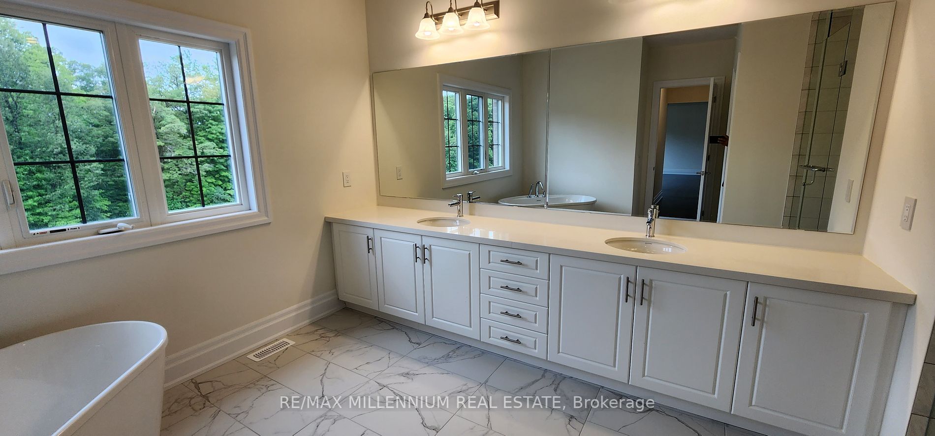 26 Enclave Crt