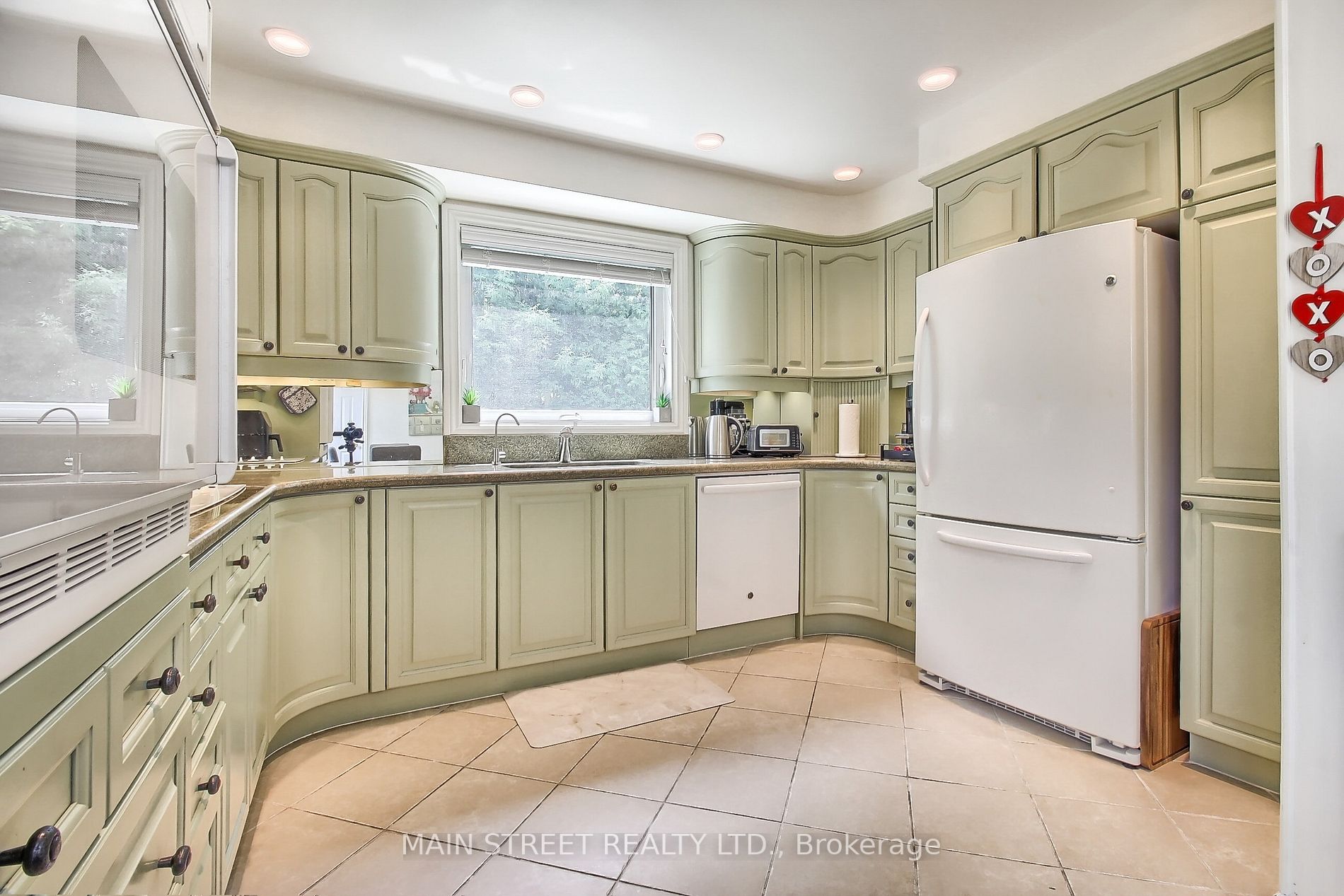 64 Cardinal Cres