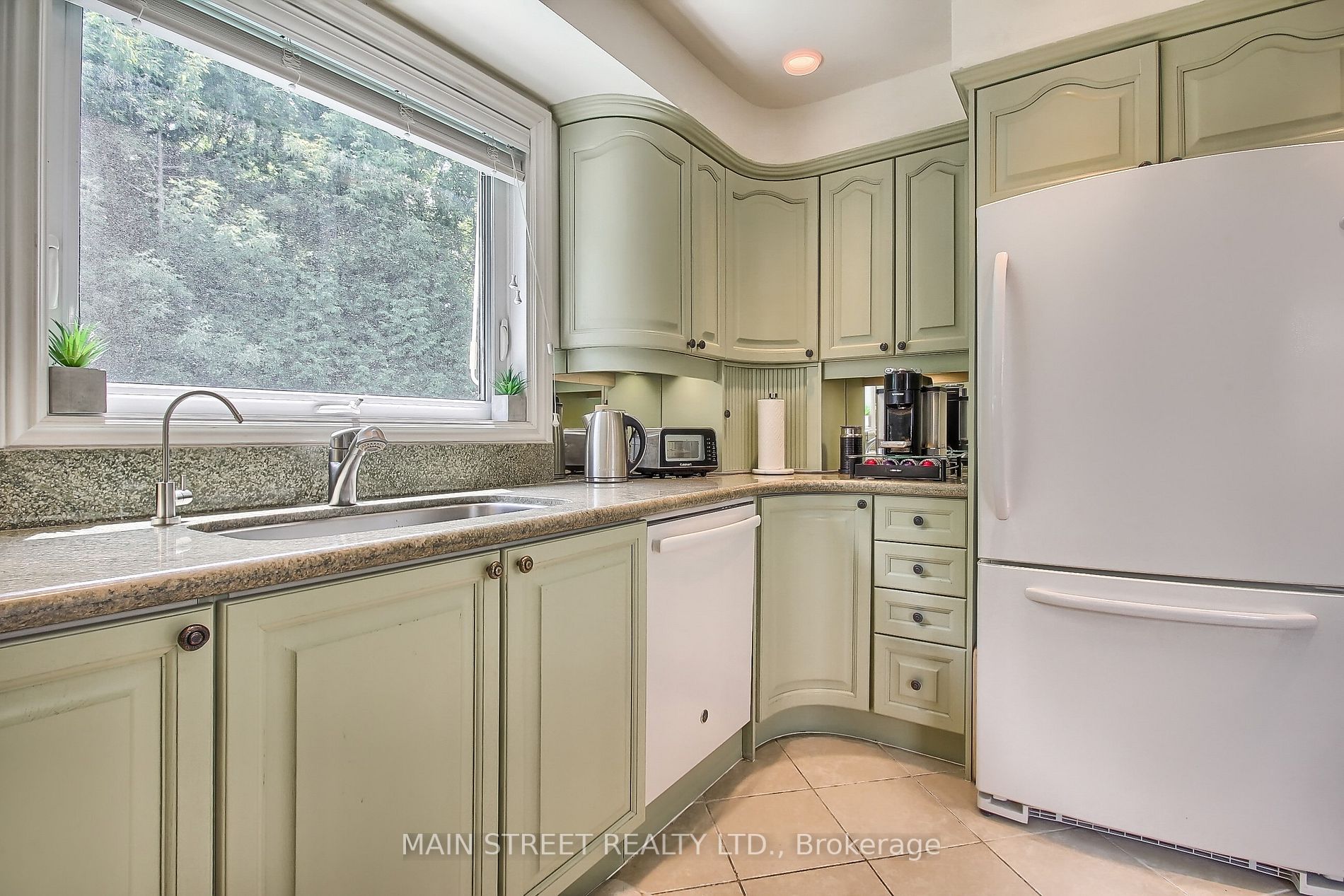 64 Cardinal Cres