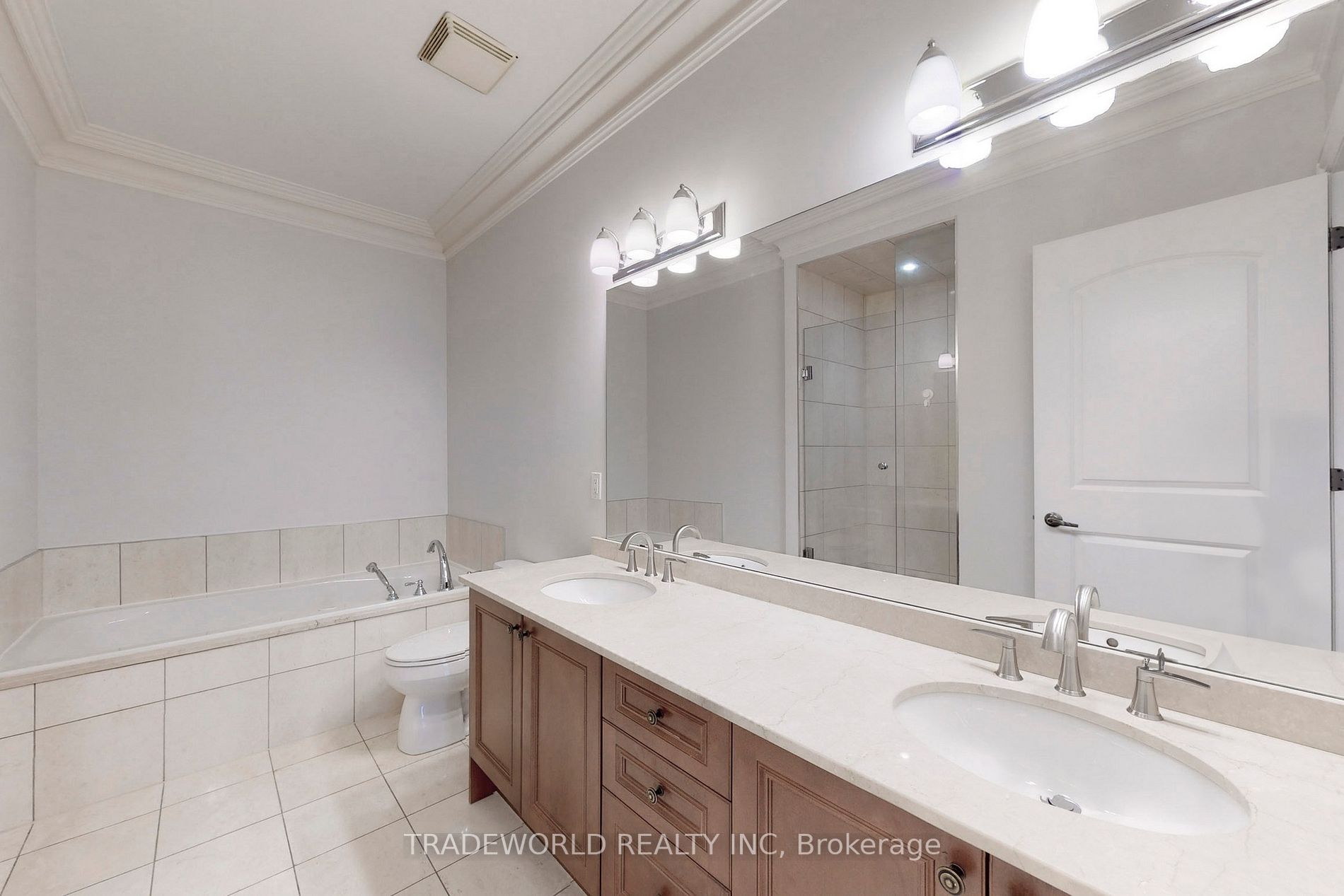 1 Verclaire Gate, #206