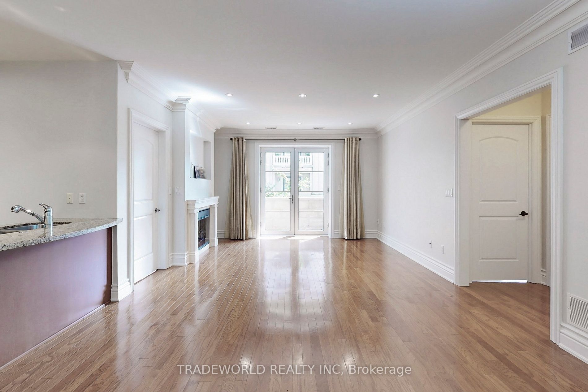 1 Verclaire Gate, #206