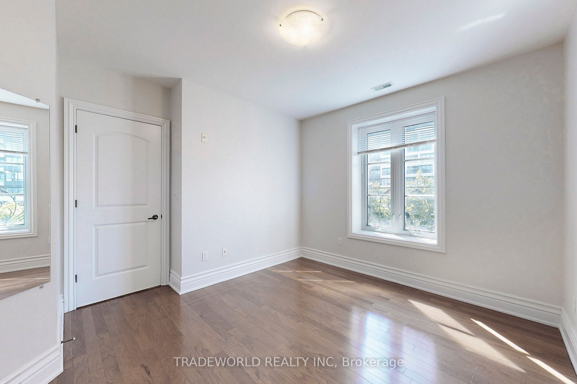 1 Verclaire Gate, #206