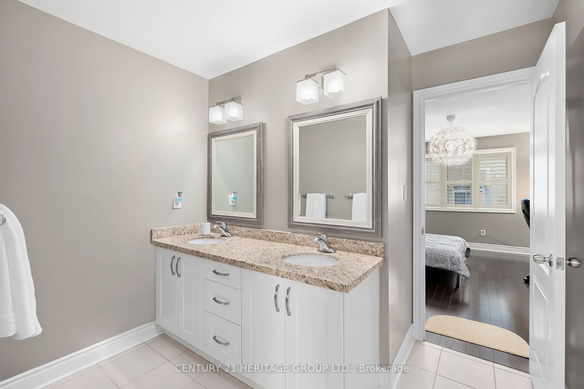 923 Goring Circ