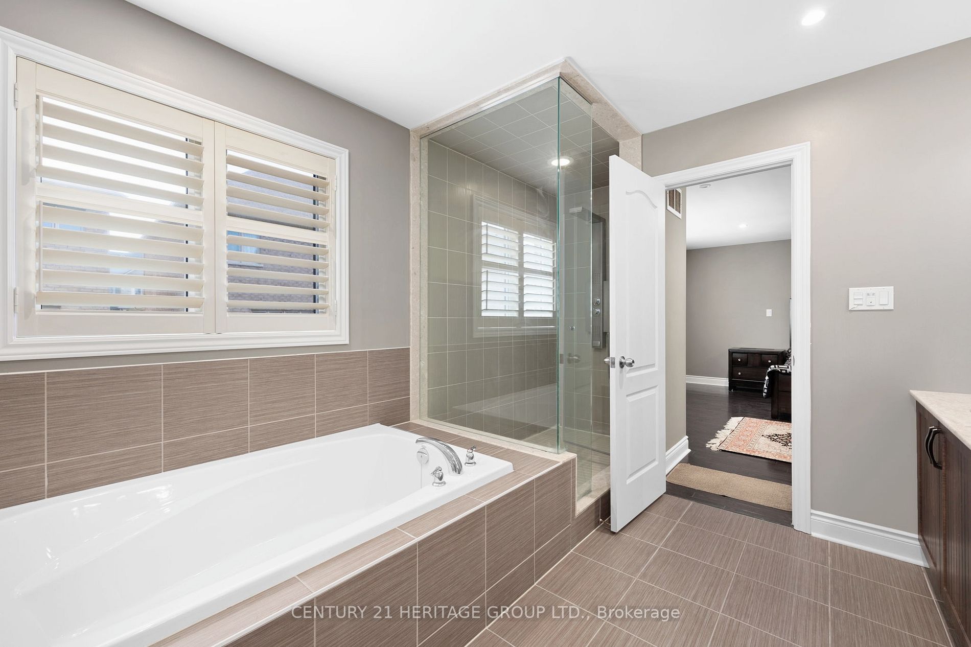 923 Goring Circ