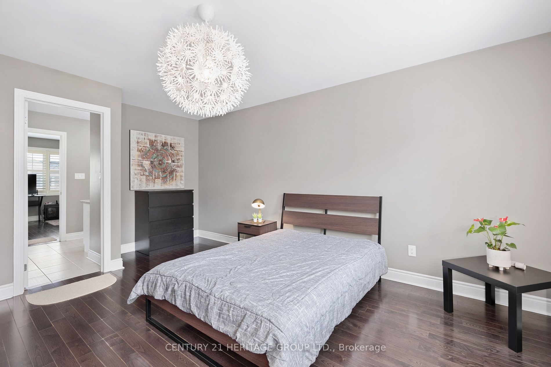 923 Goring Circ