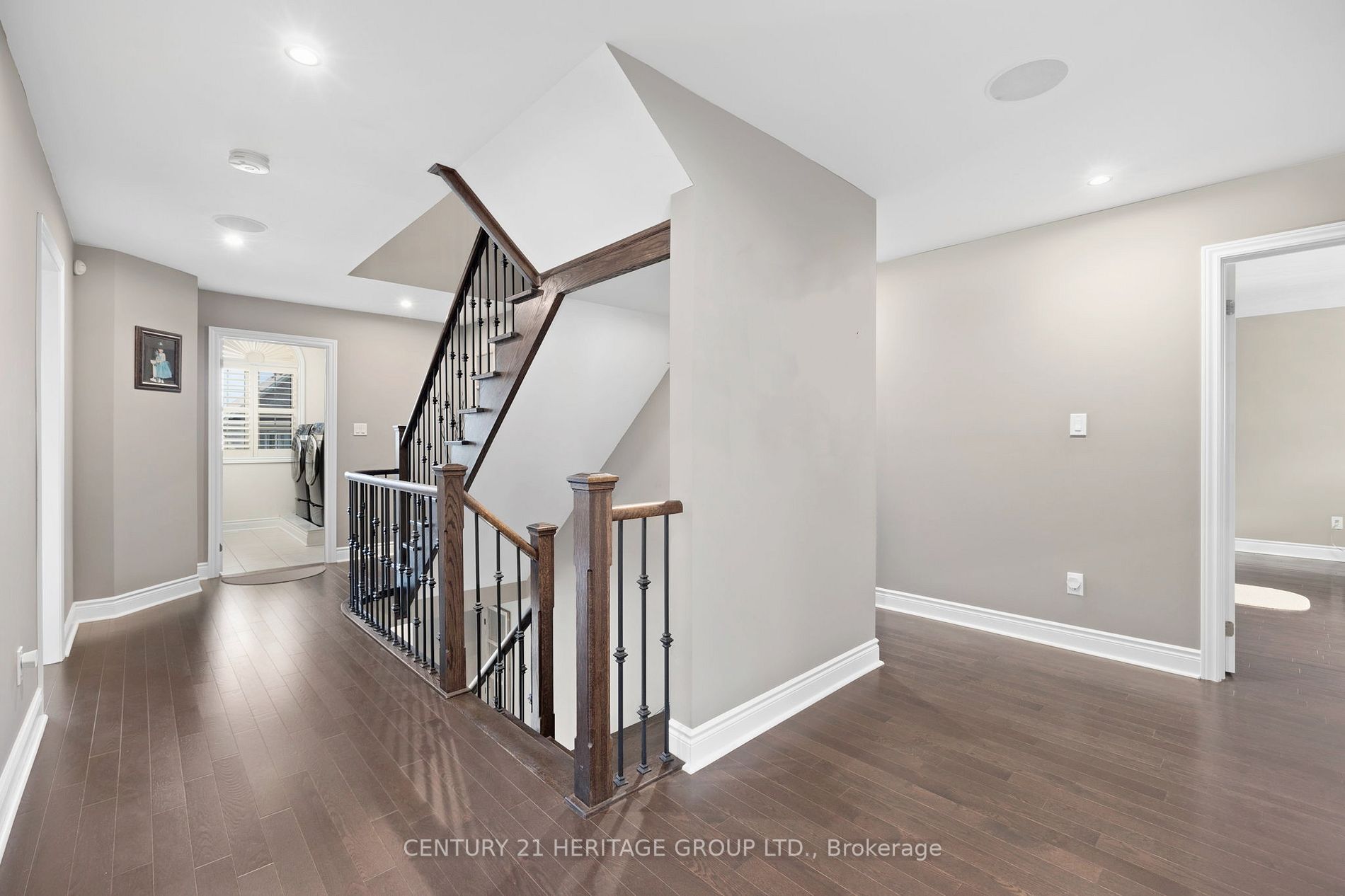 923 Goring Circ