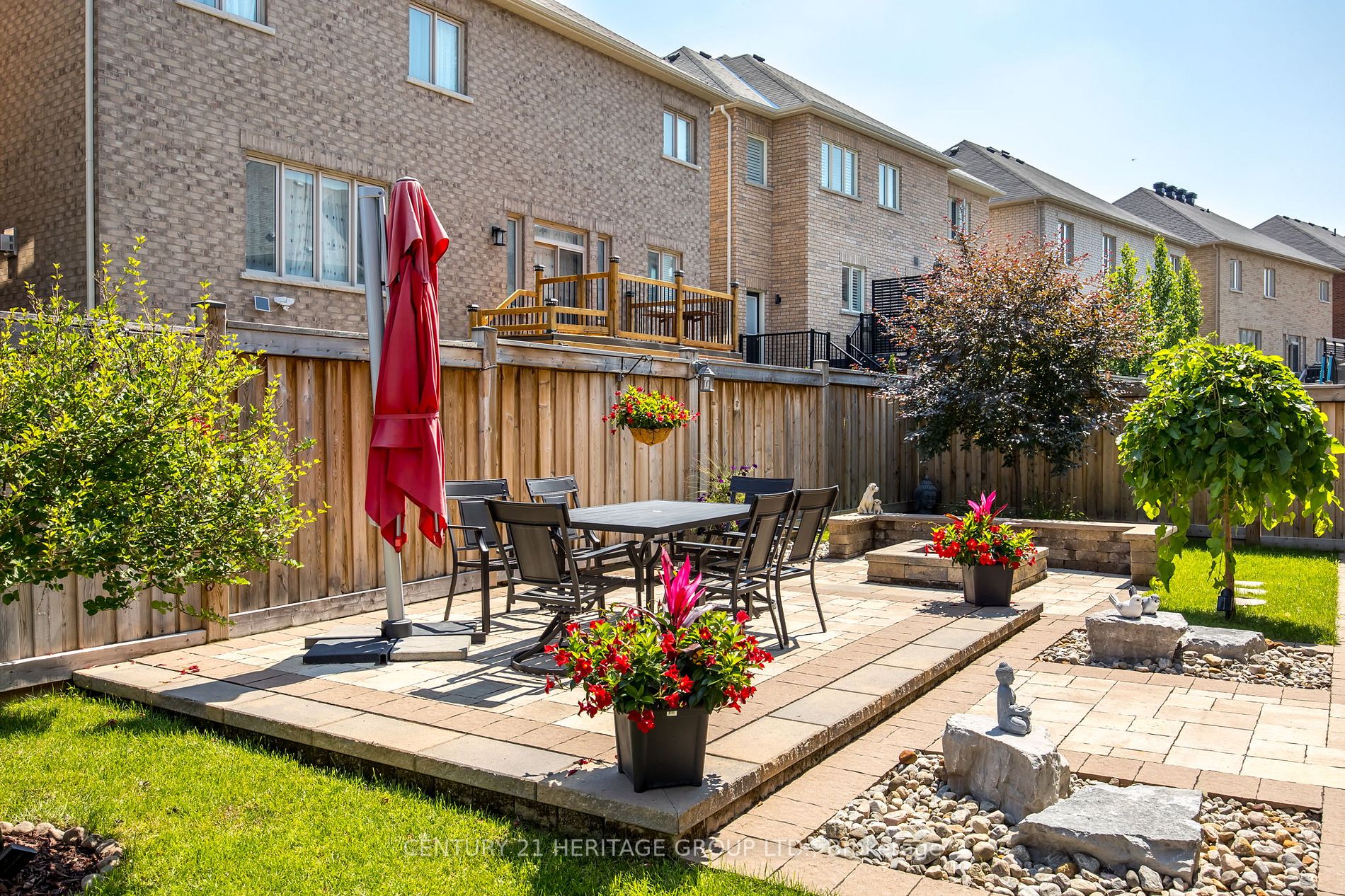 923 Goring Circ