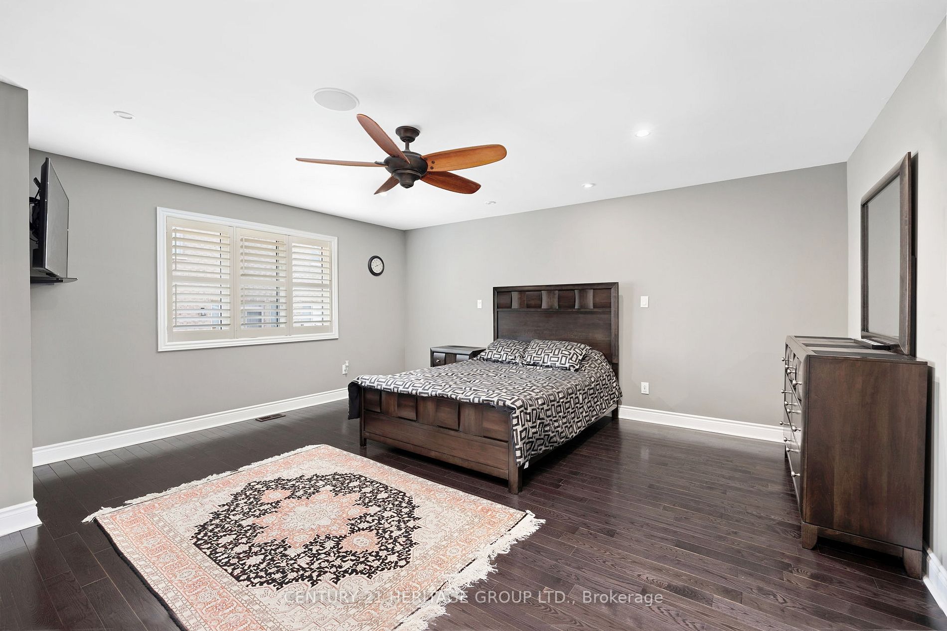 923 Goring Circ