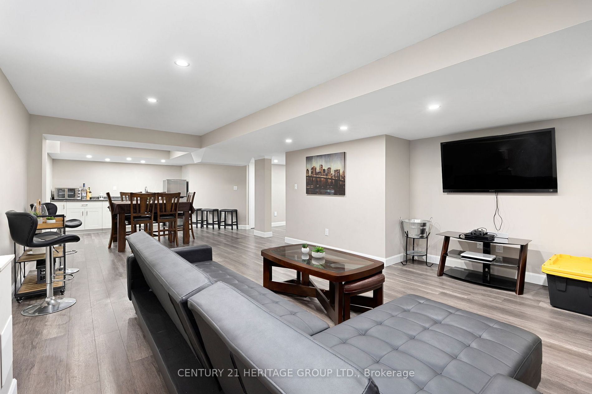 923 Goring Circ