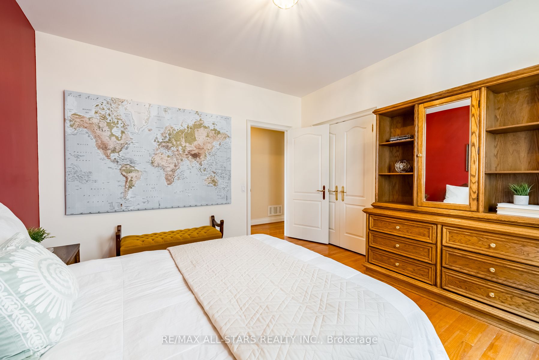 72A Oxford St