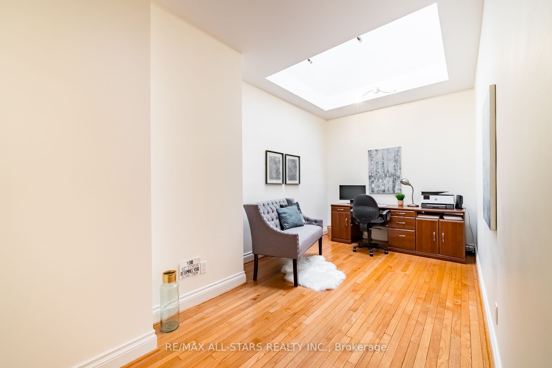 72A Oxford St
