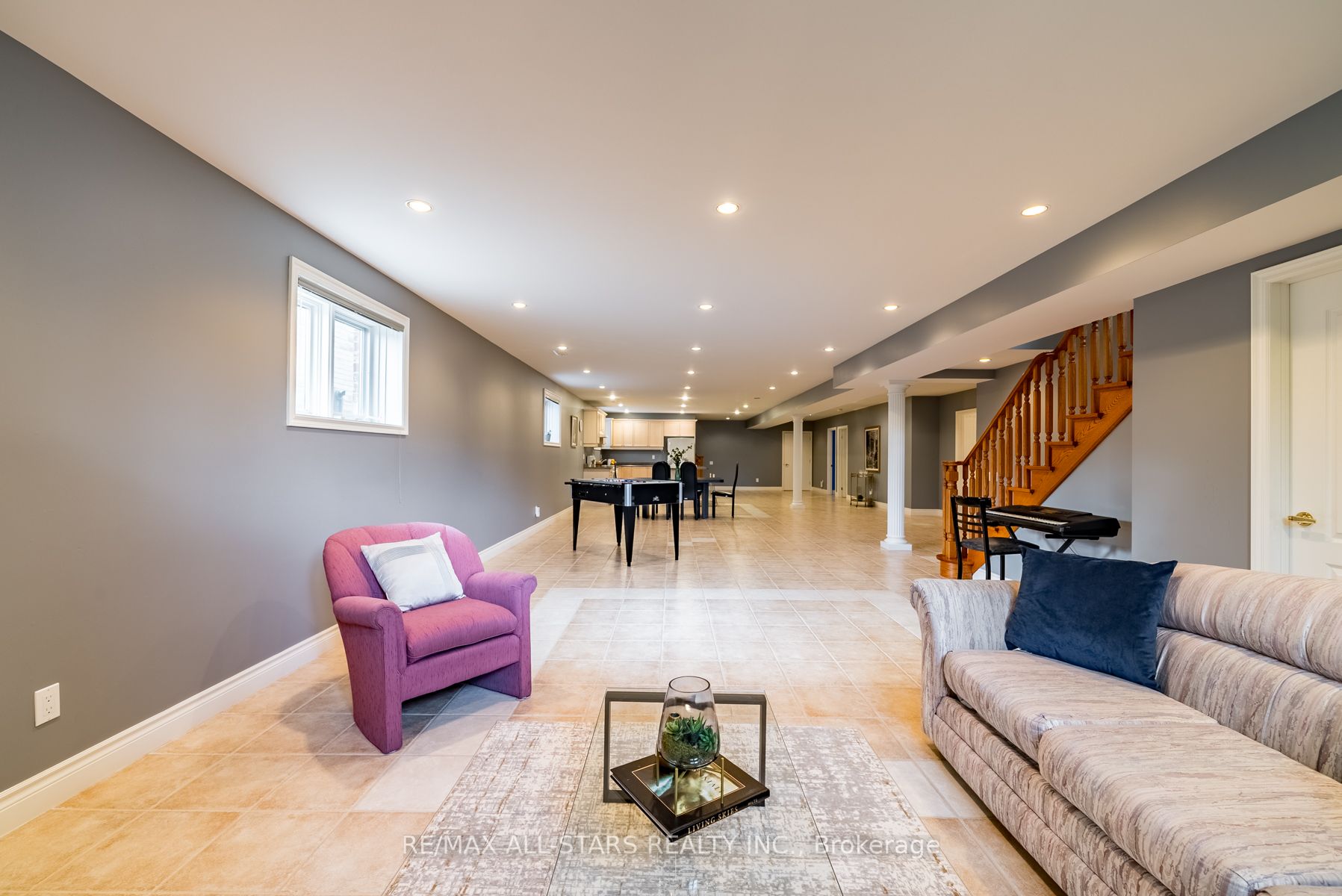 72A Oxford St