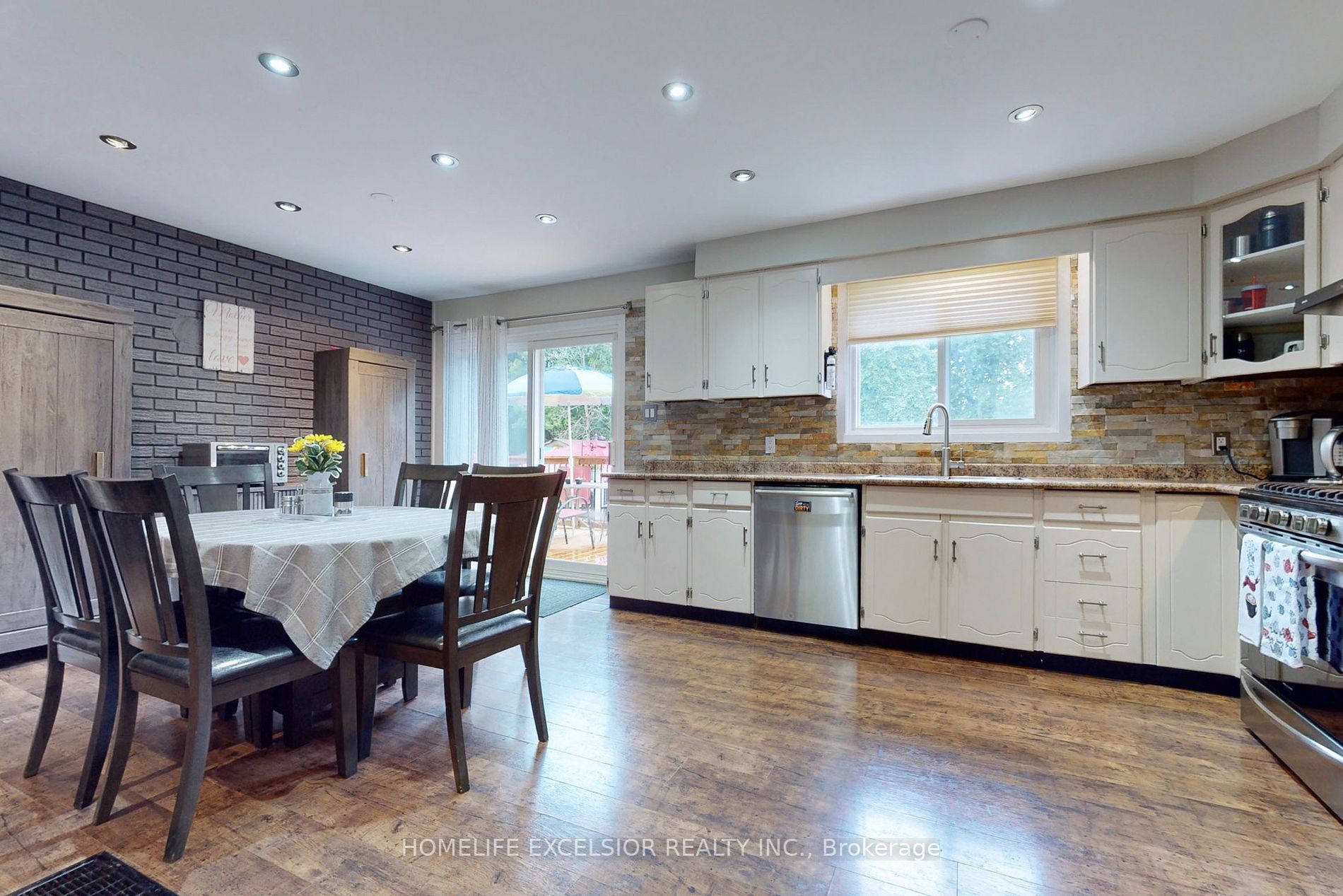 2841 Clarkesville Street