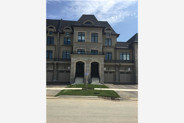 93 Bawden Dr, Richmond Hill