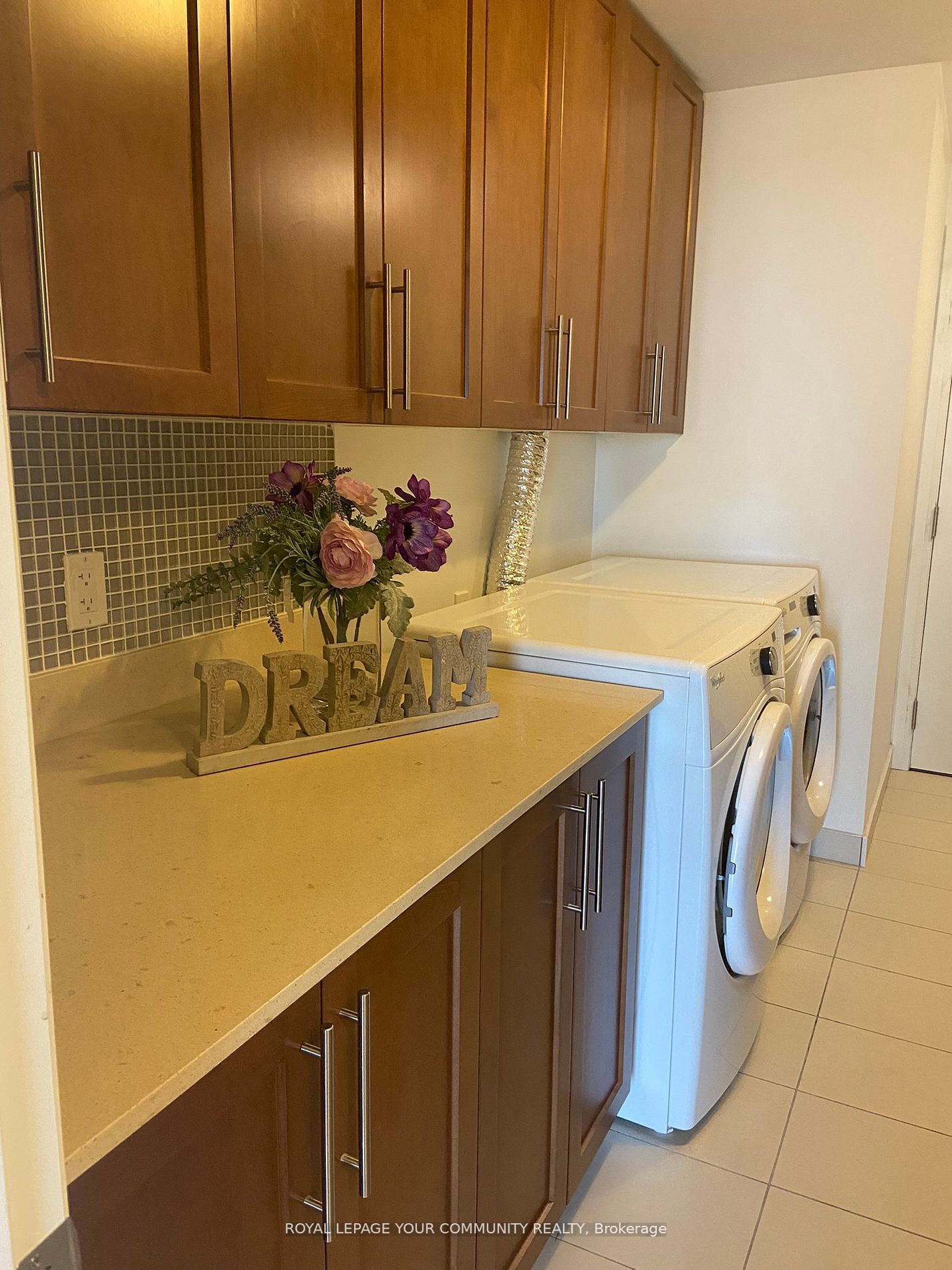 65 Oneida Cres, #1601