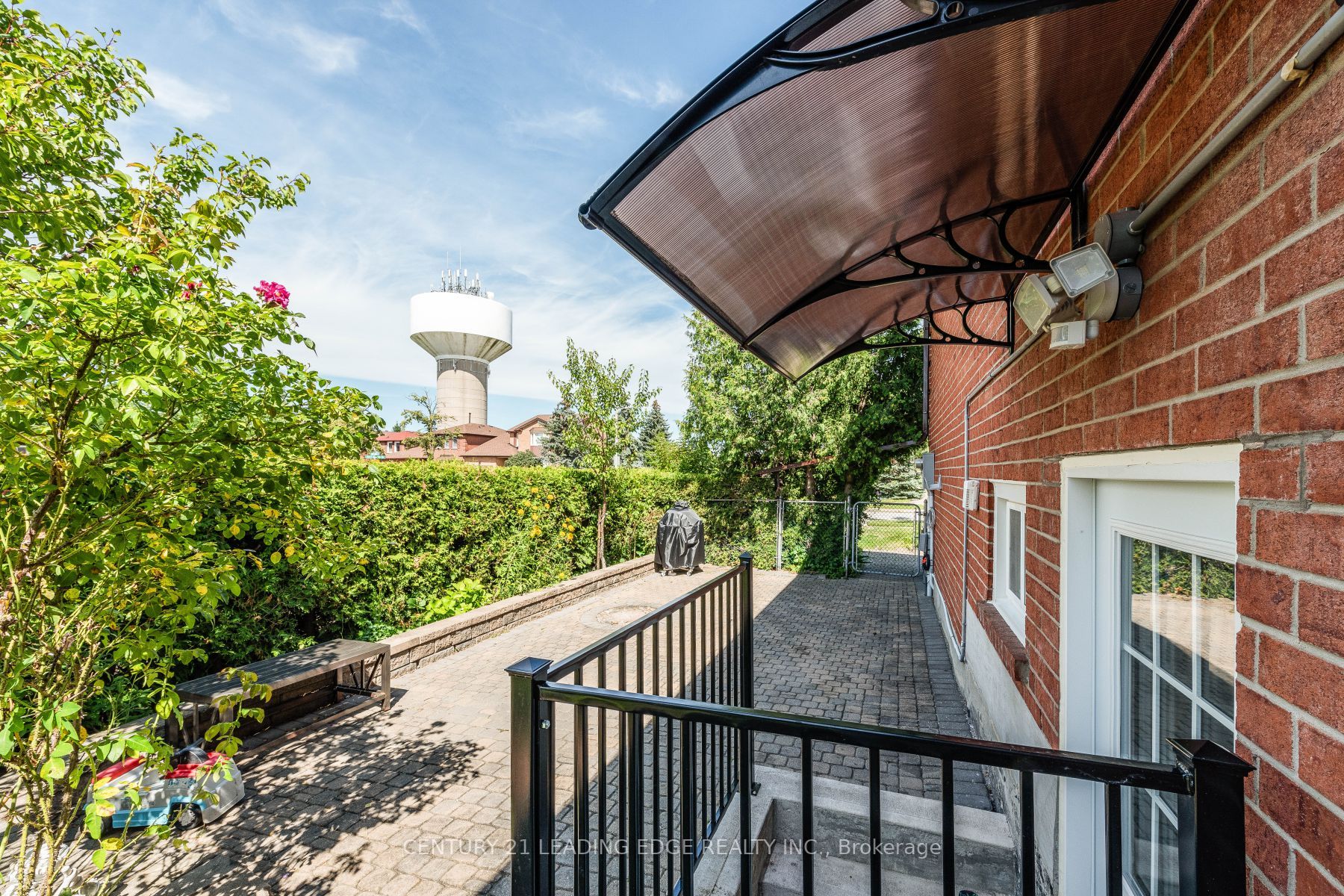 2 Twinberry Cres