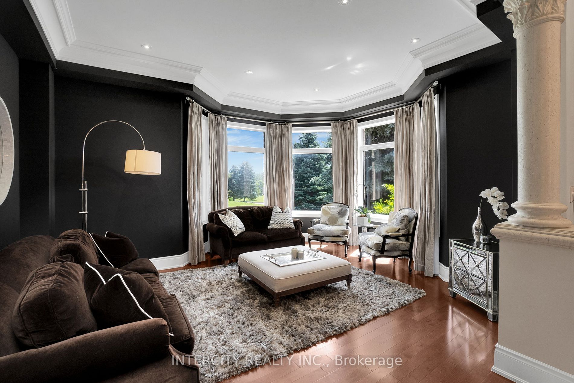 21 Richard Lovat Court