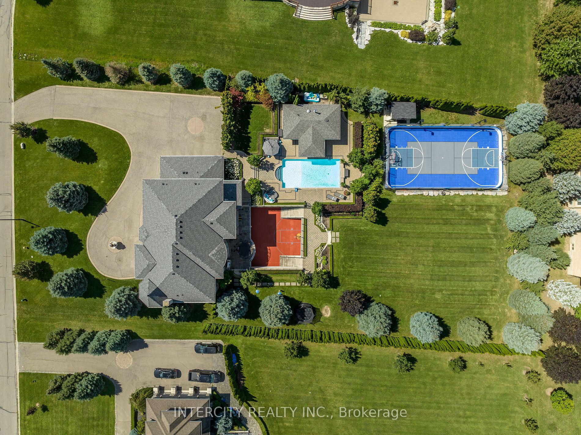 21 Richard Lovat Court