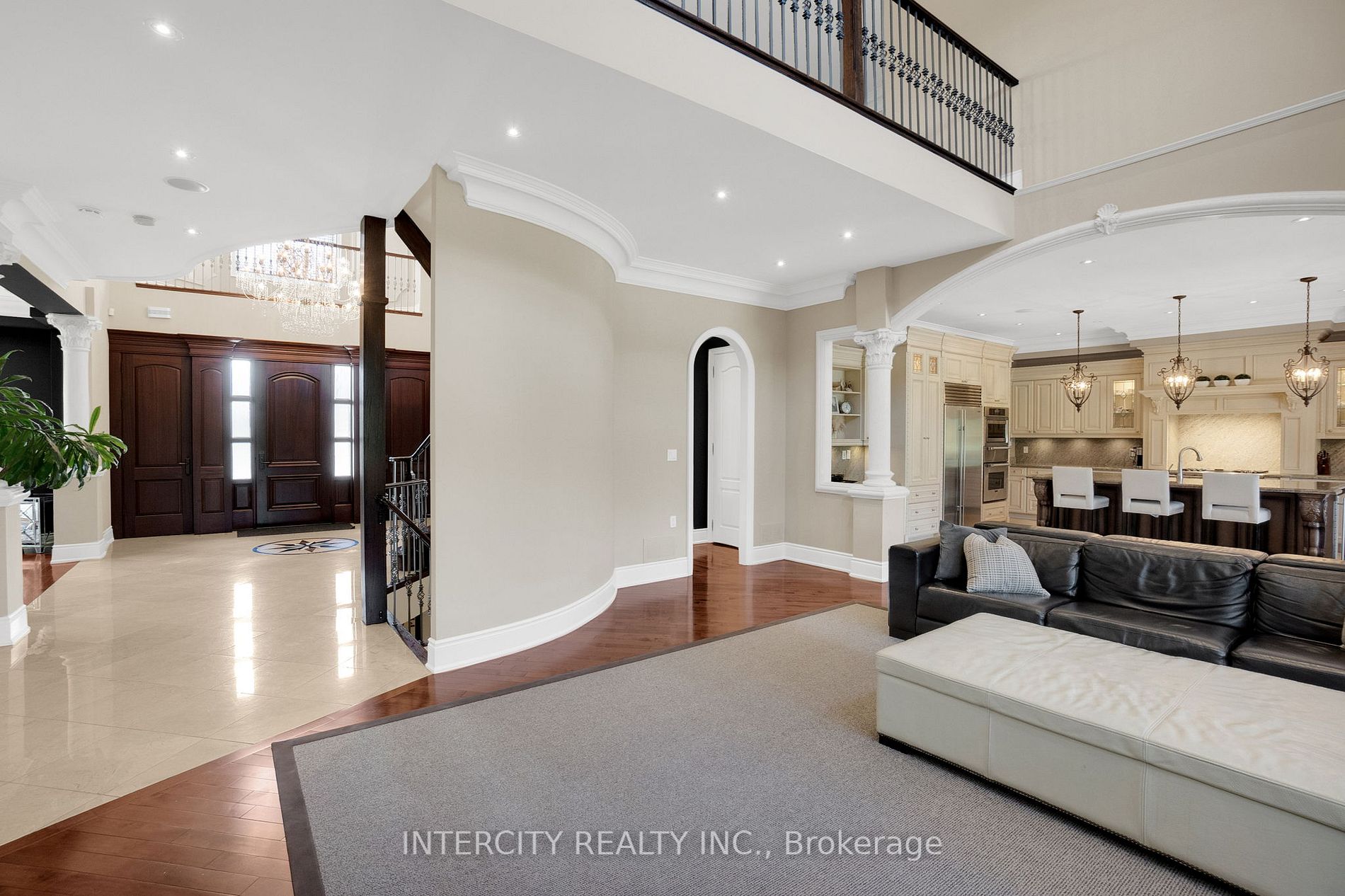 21 Richard Lovat Court