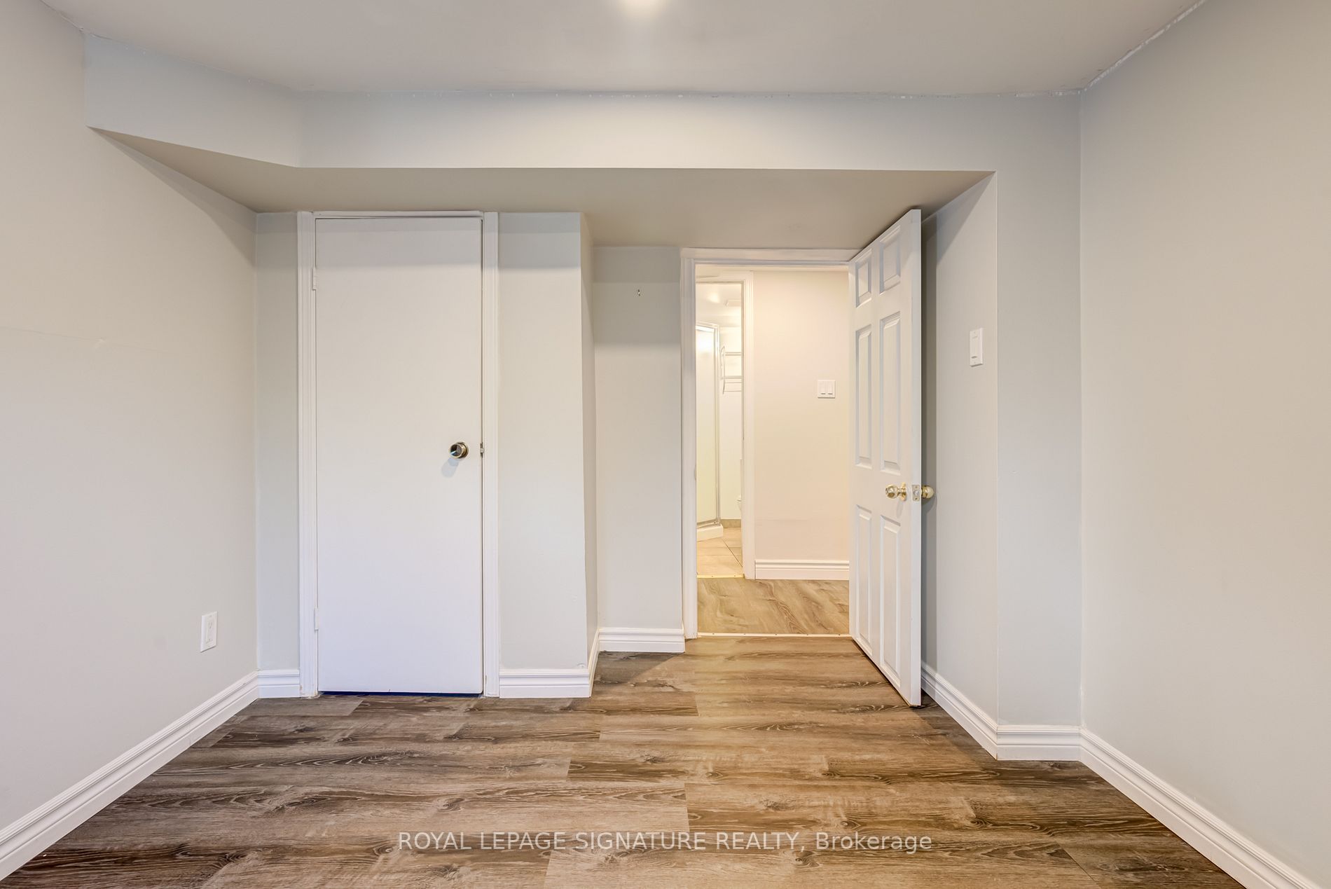 177 John St W