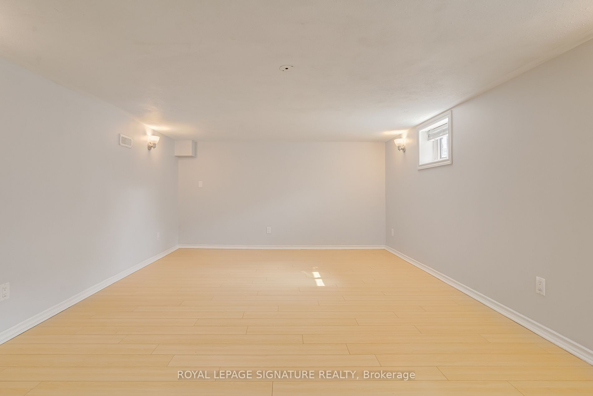 177 John St W