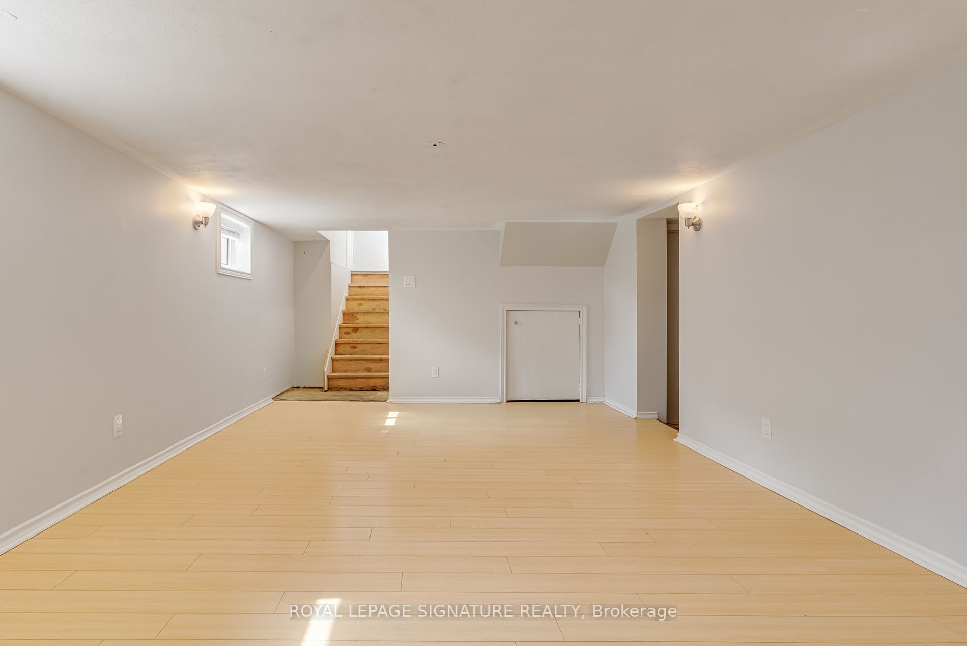 177 John St W