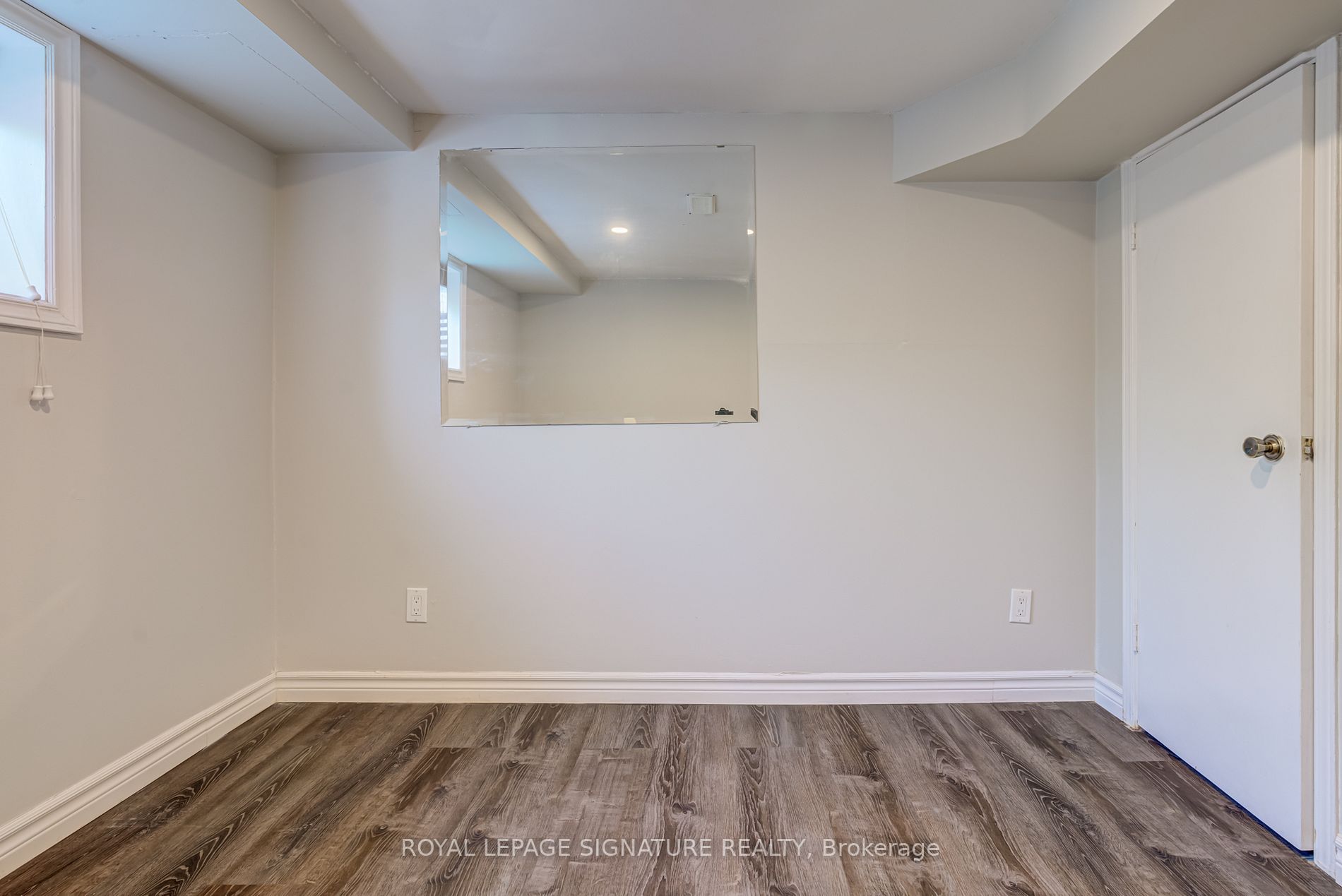 177 John St W