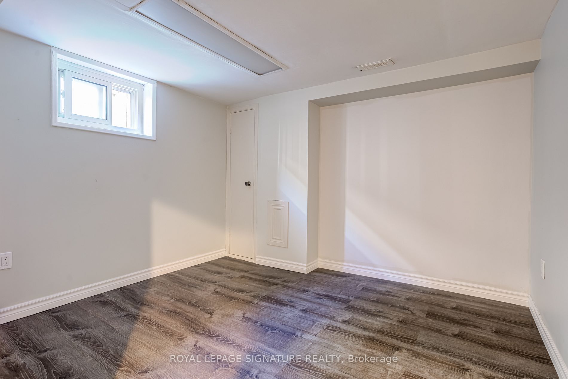 177 John St W
