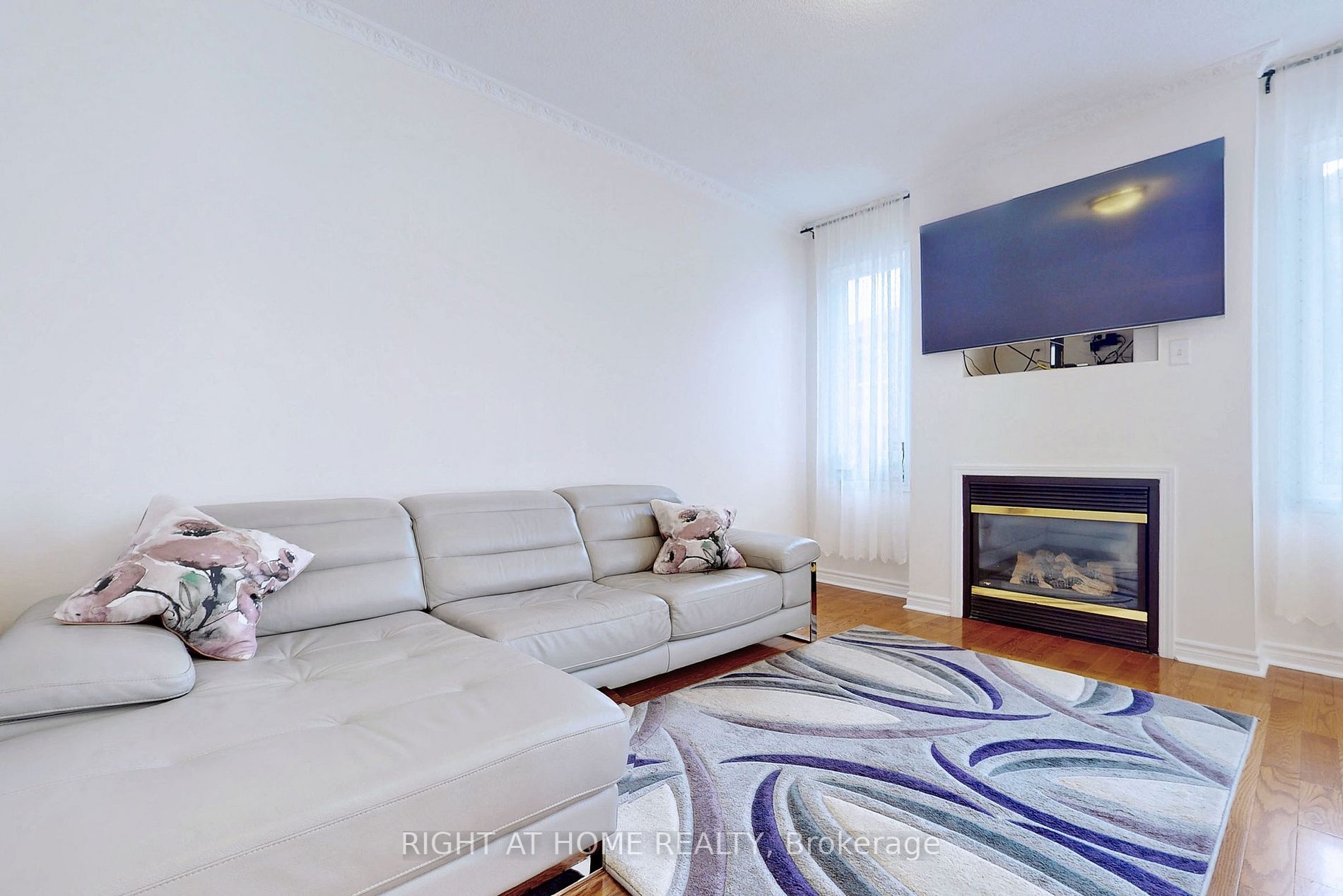 152 Dolce Cres