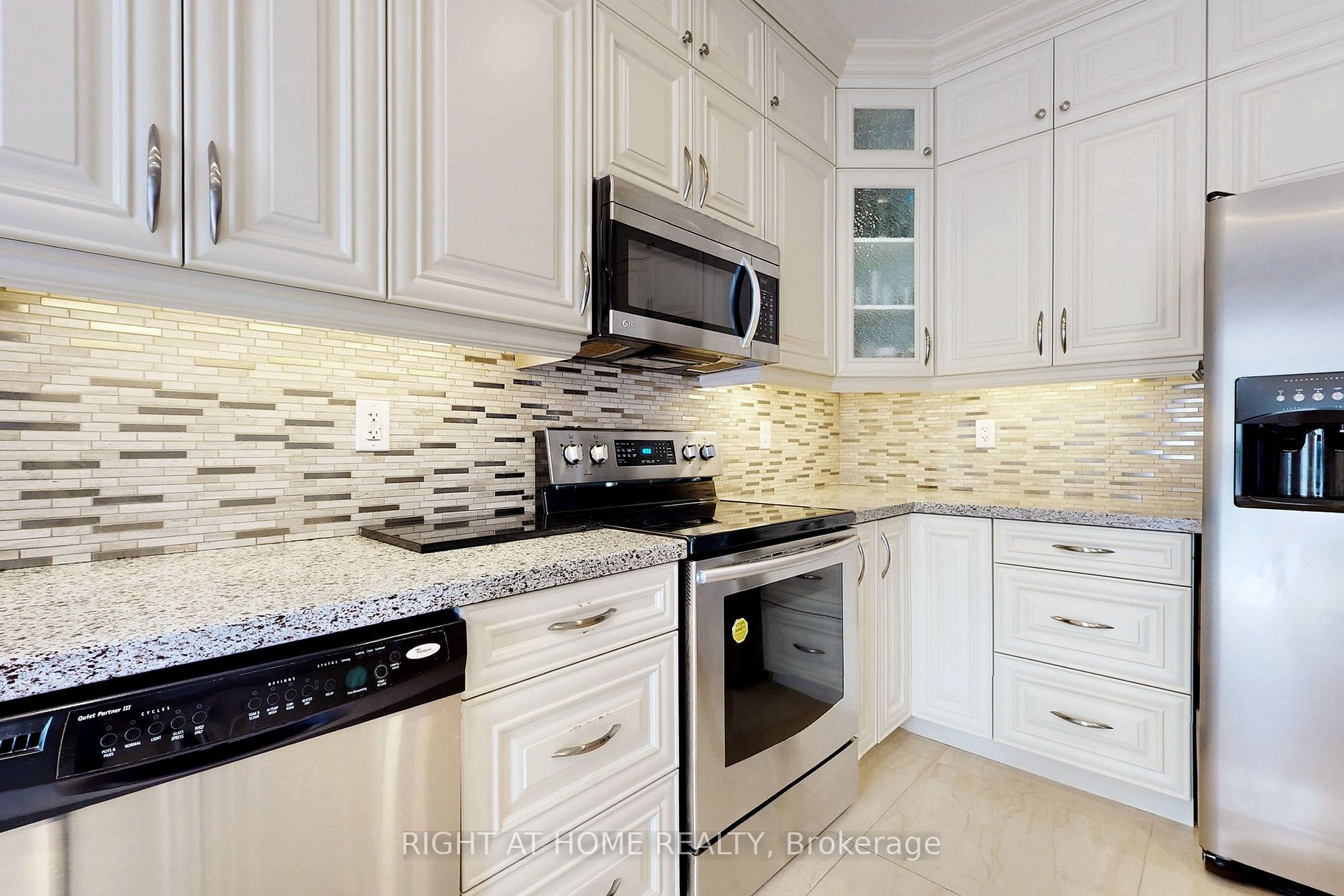 152 Dolce Cres