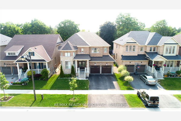 104 Sharpe Cres, New Tecumseth
