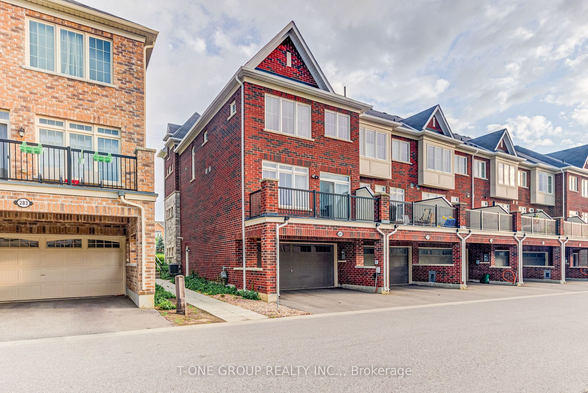 281 Dundas Way