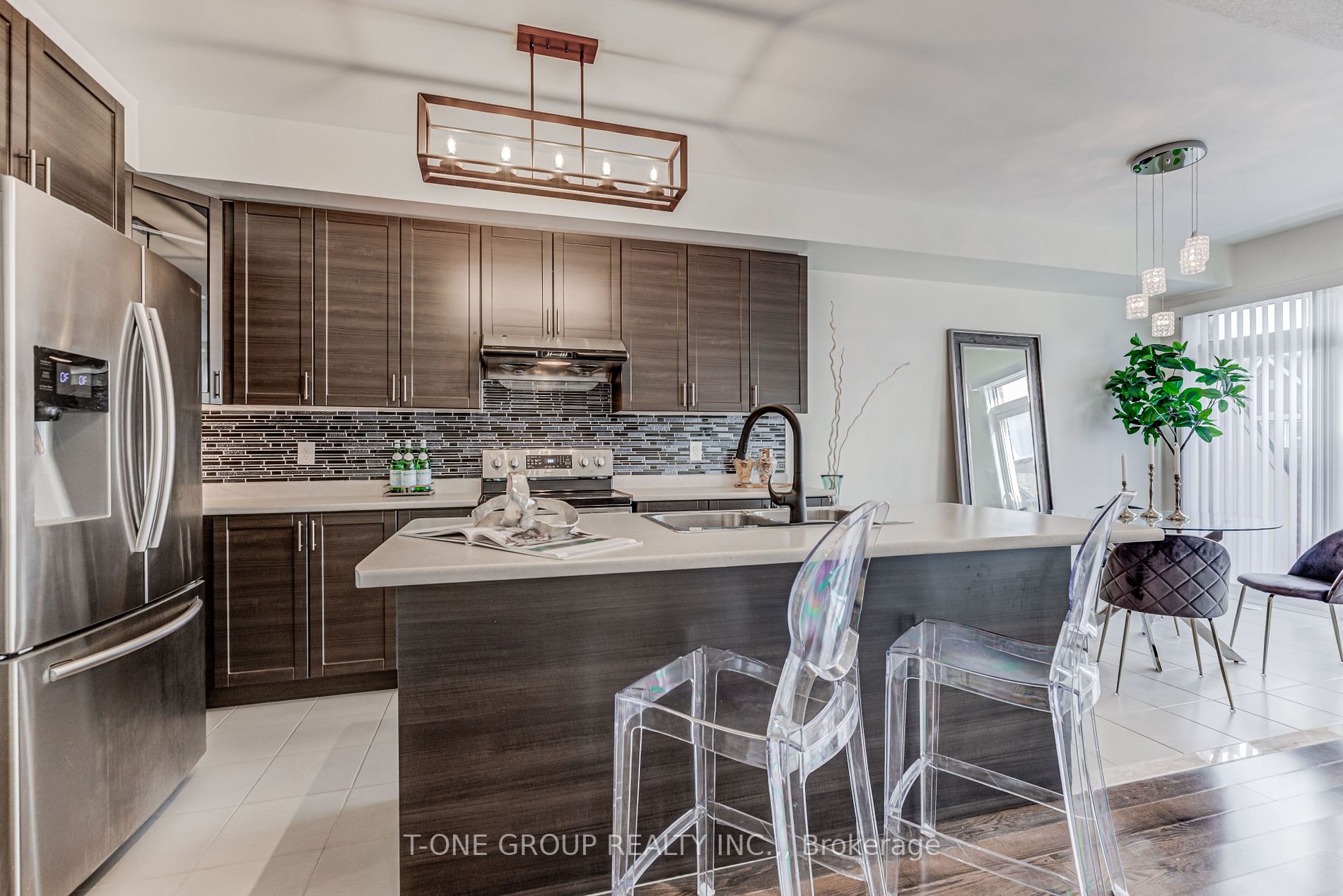 281 Dundas Way