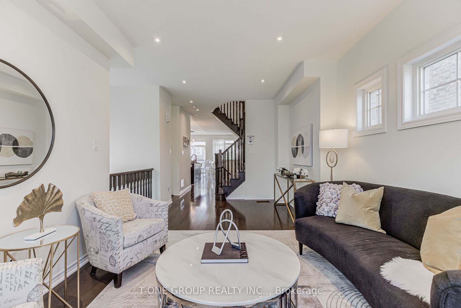 281 Dundas Way