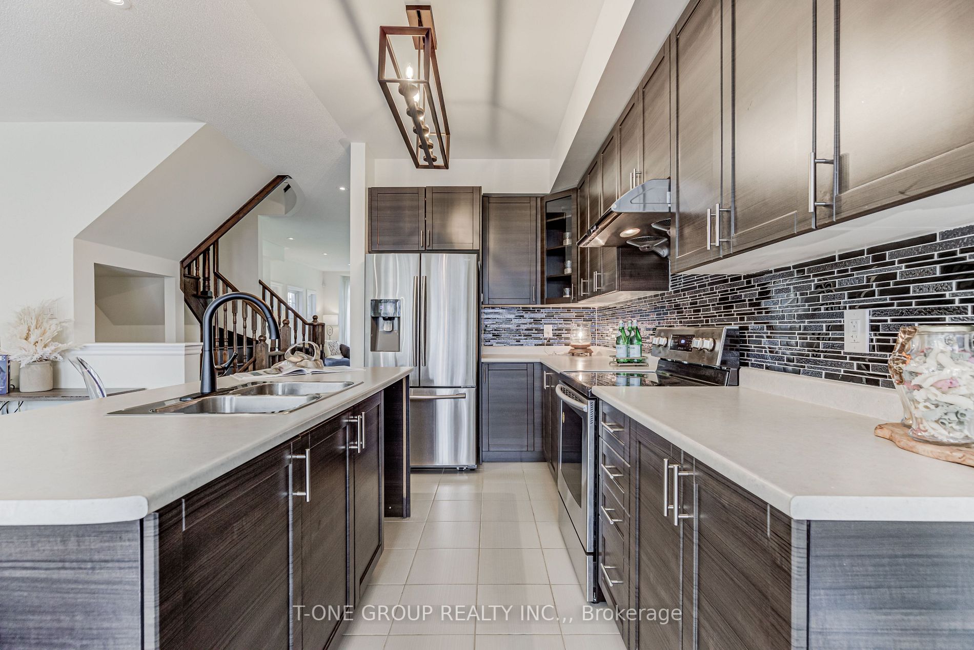 281 Dundas Way