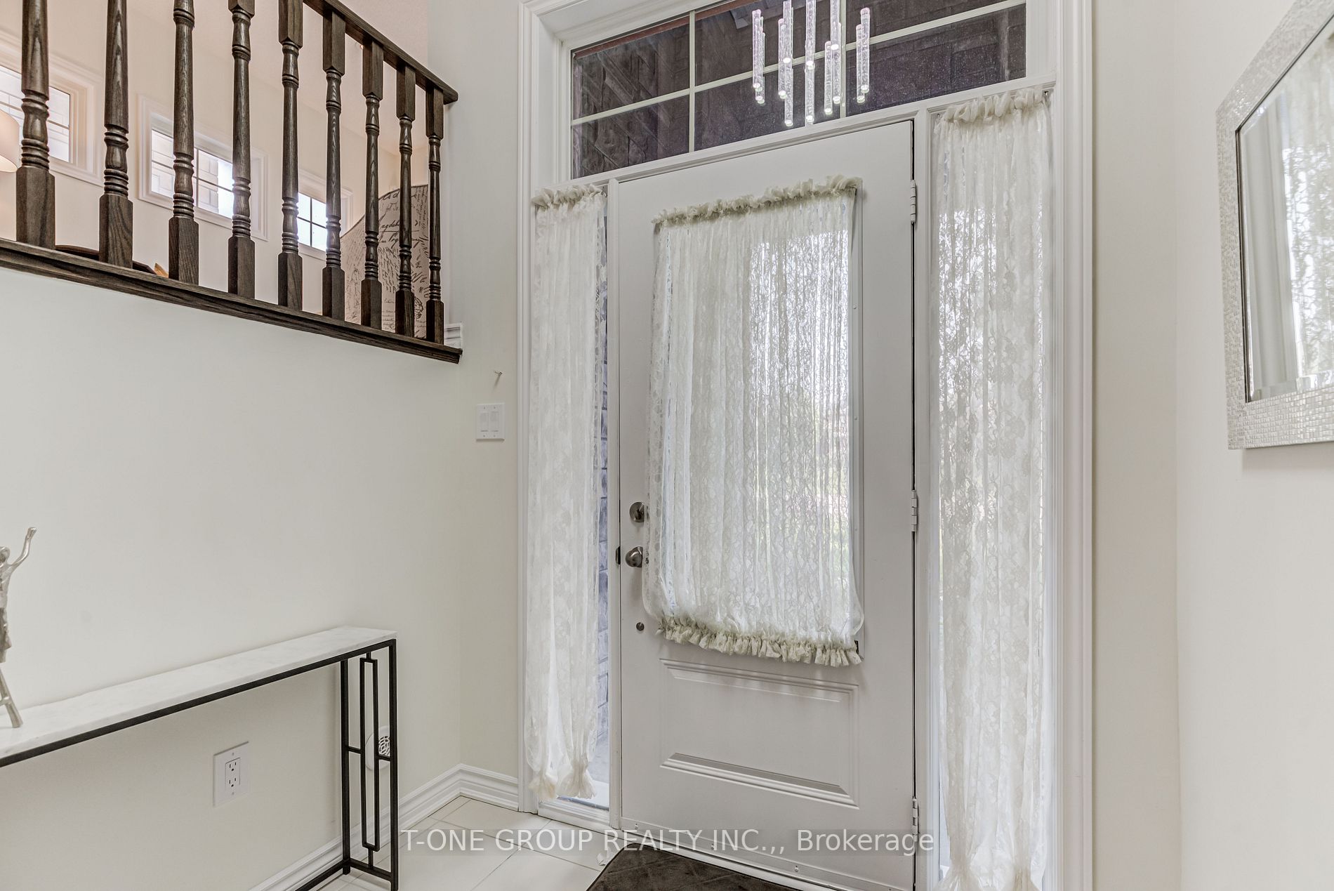 281 Dundas Way