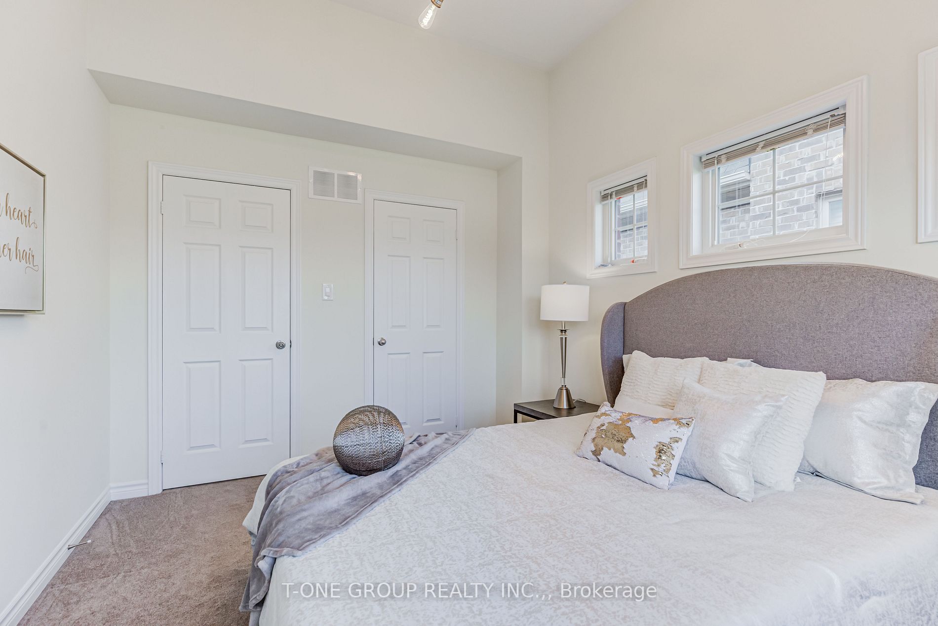 281 Dundas Way