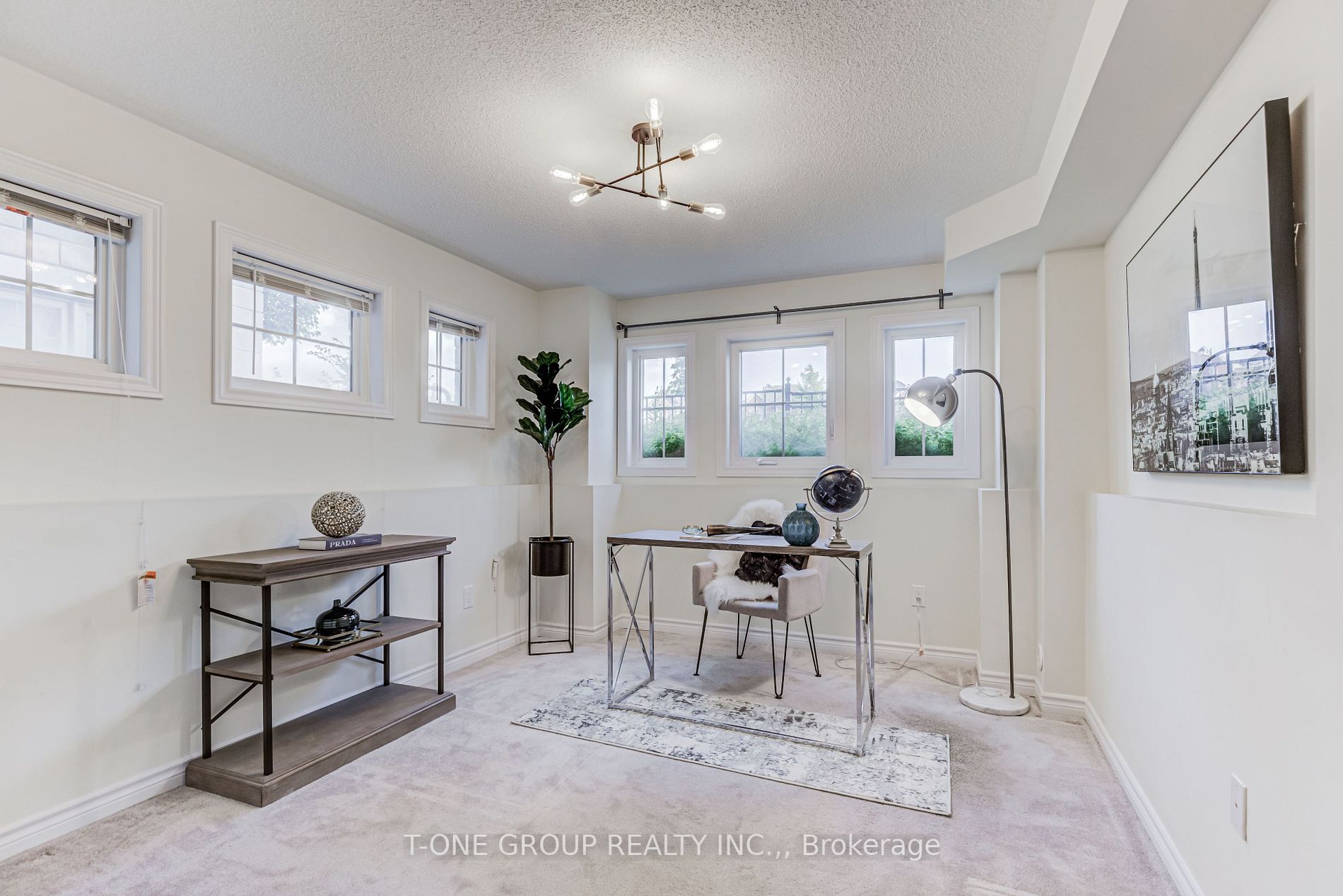 281 Dundas Way