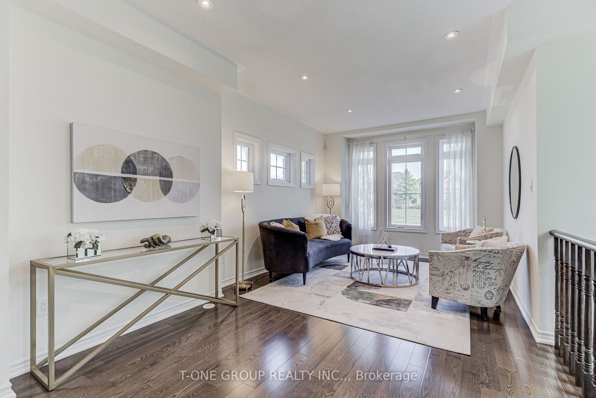 281 Dundas Way