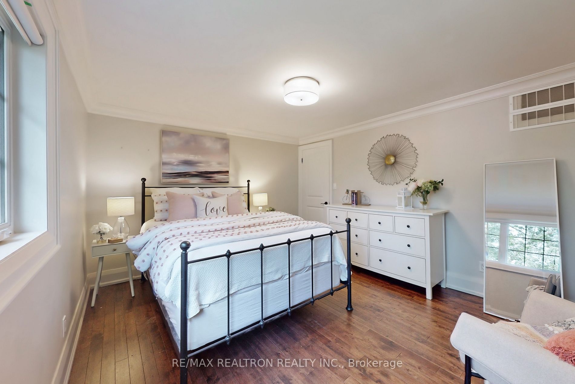 2 Campbell Crt