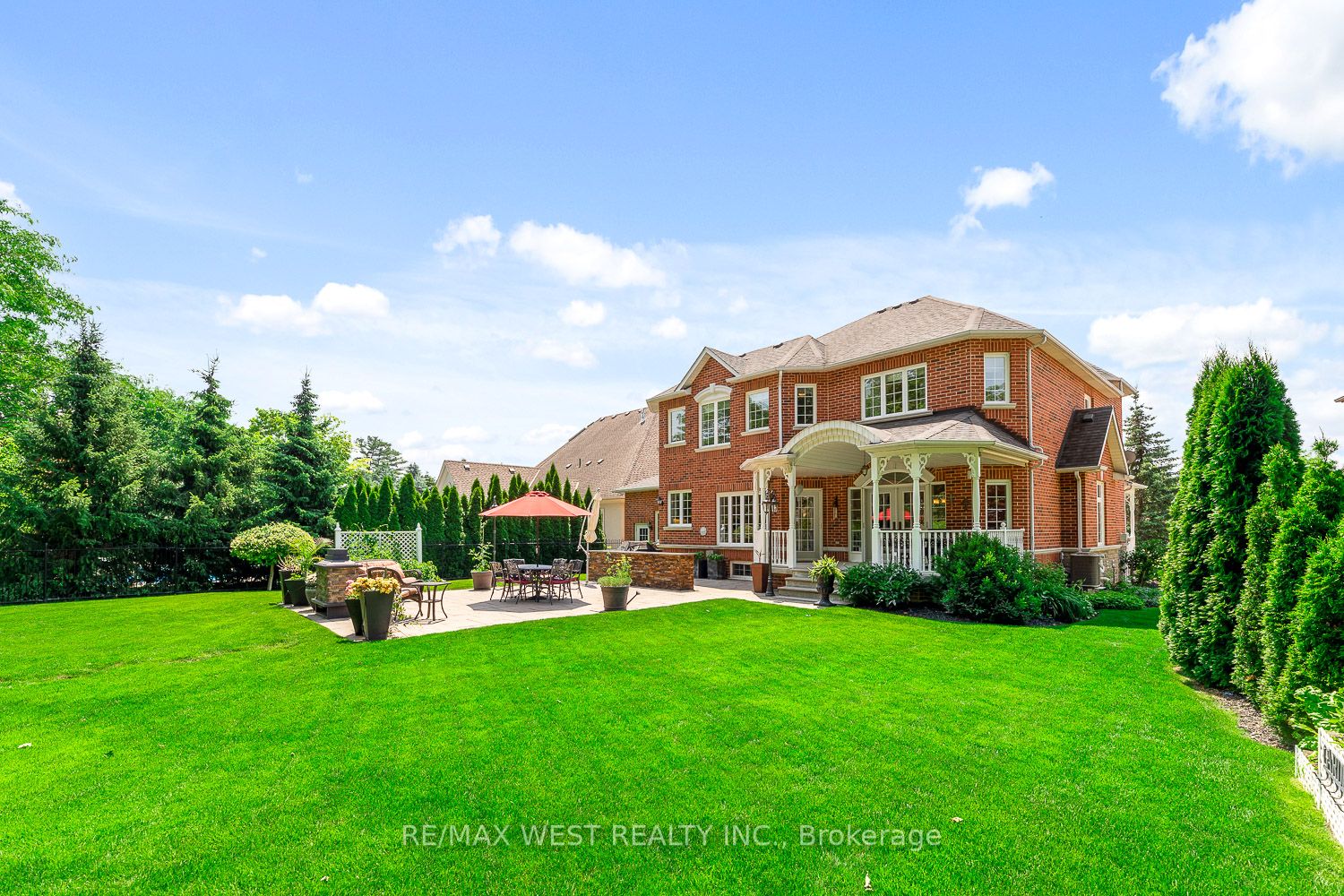 82 English Daisy Crt