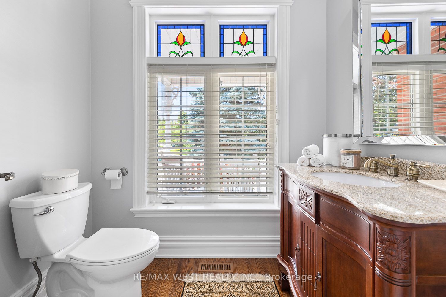 82 English Daisy Crt
